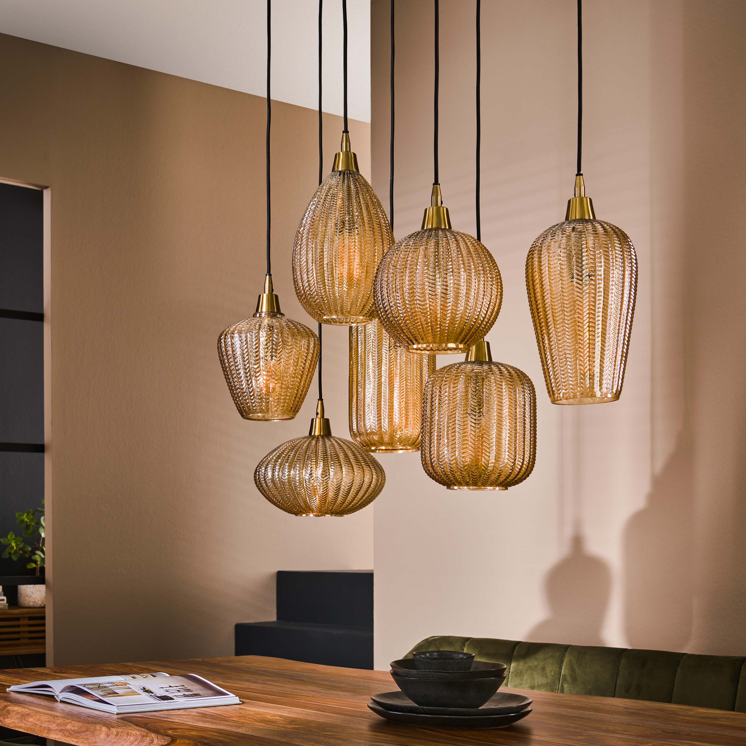 Hanglamp V Shape 4 3 Lichts Amber Glas