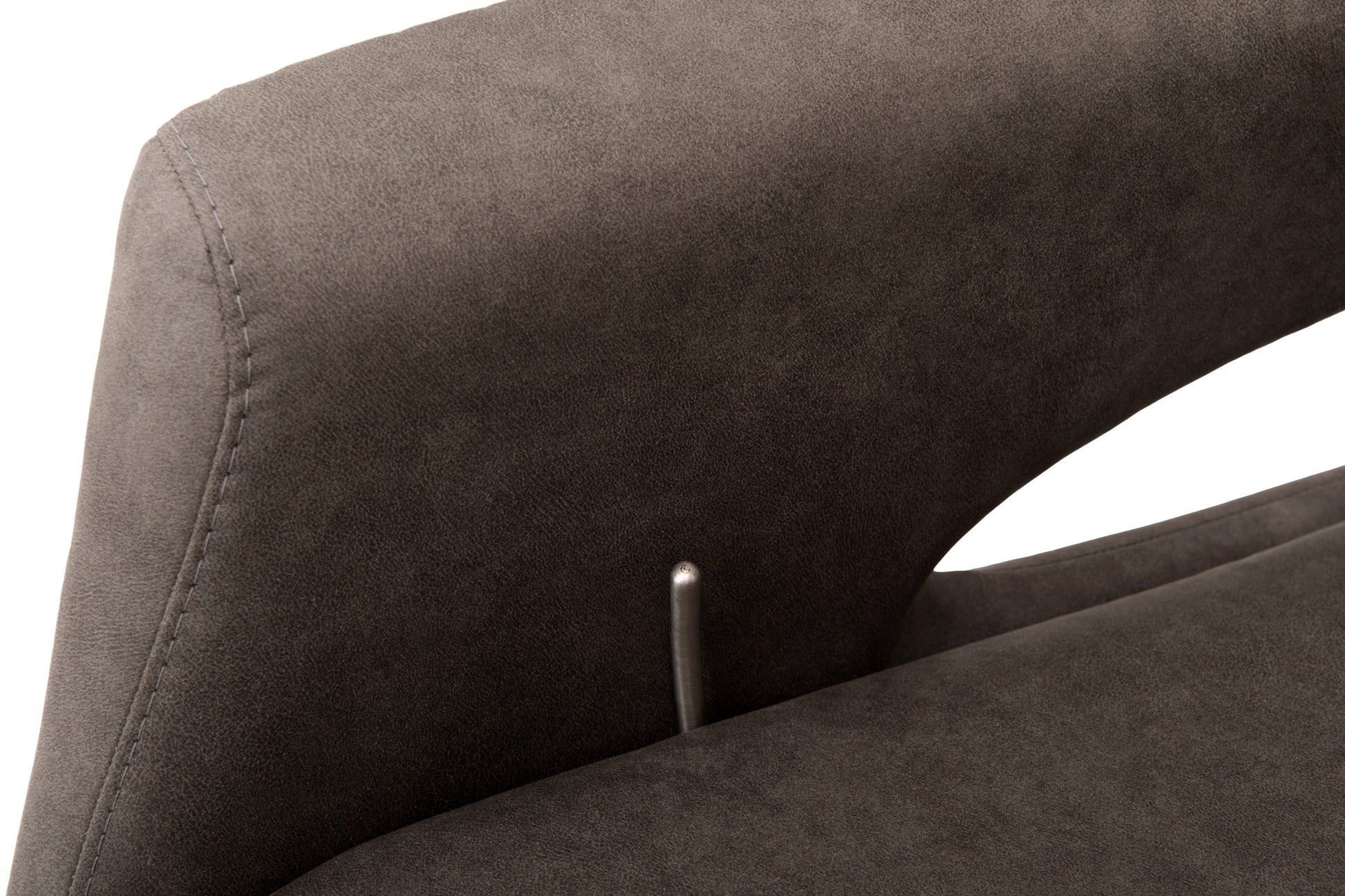 Verstelpin aan de binnenzijde van relaxfauteuil Belfast voor handmatige rugverstelling