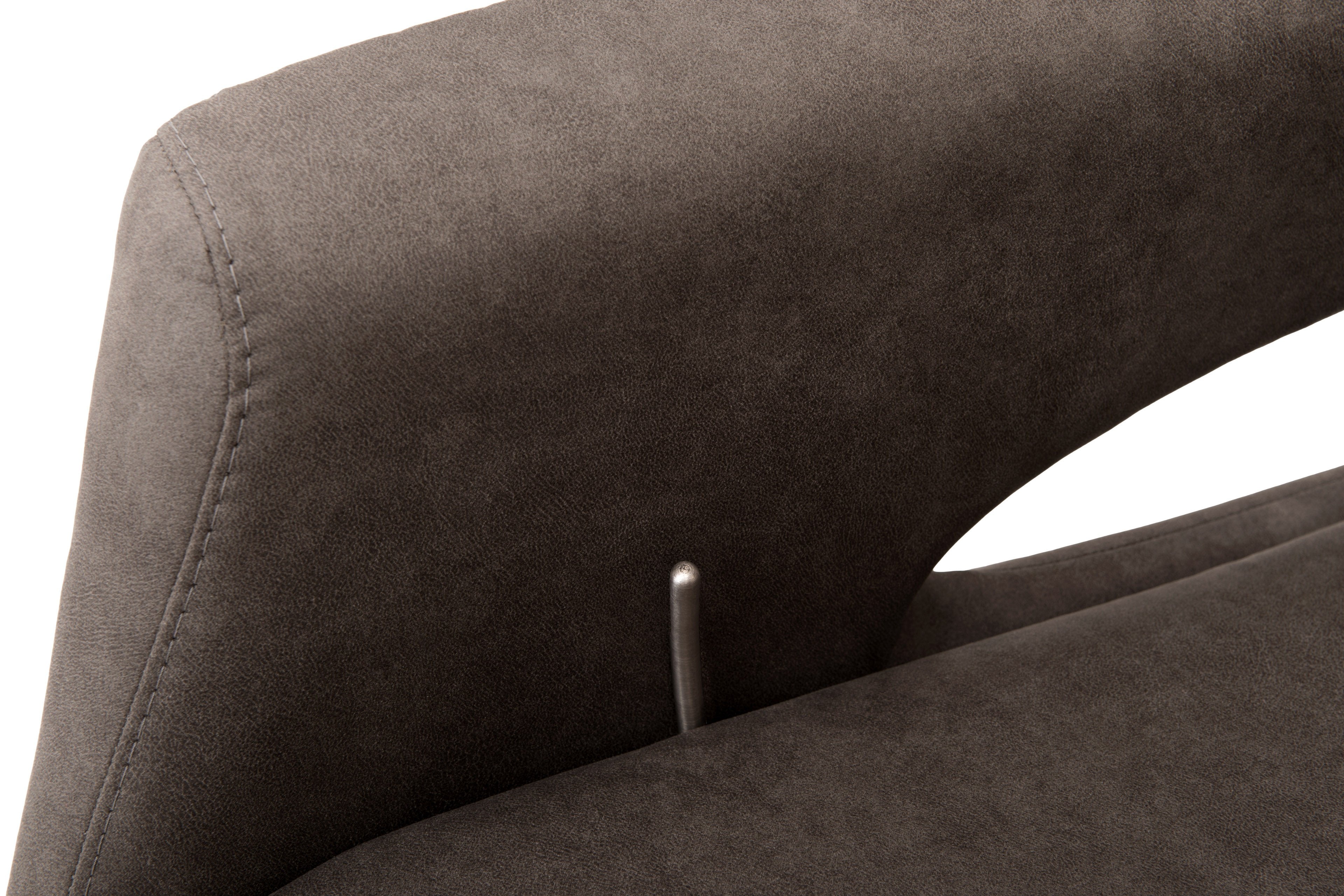 Verstelpin aan de binnenzijde van relaxfauteuil Belfast voor handmatige rugverstelling