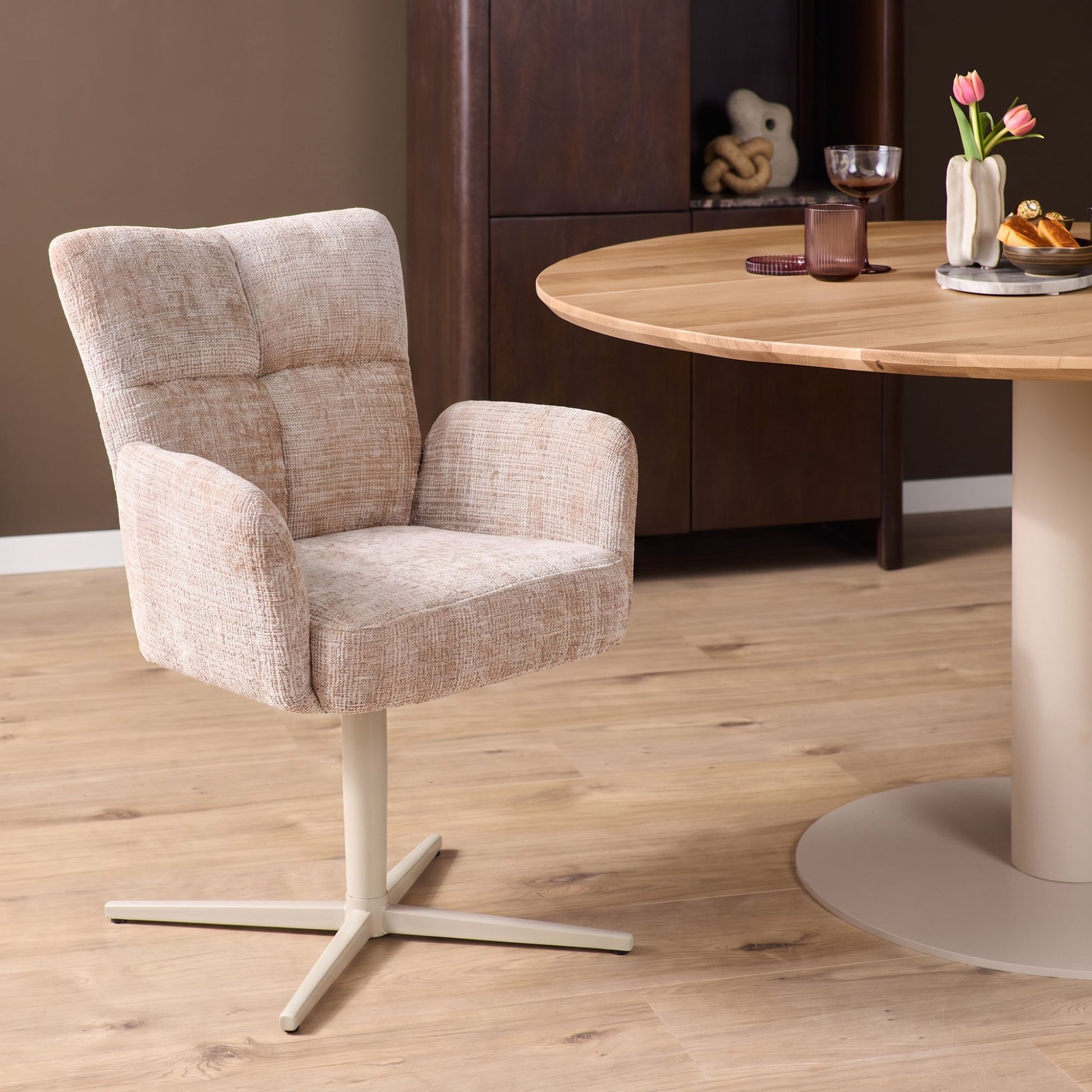 Isa Beige met zandkleurige poten