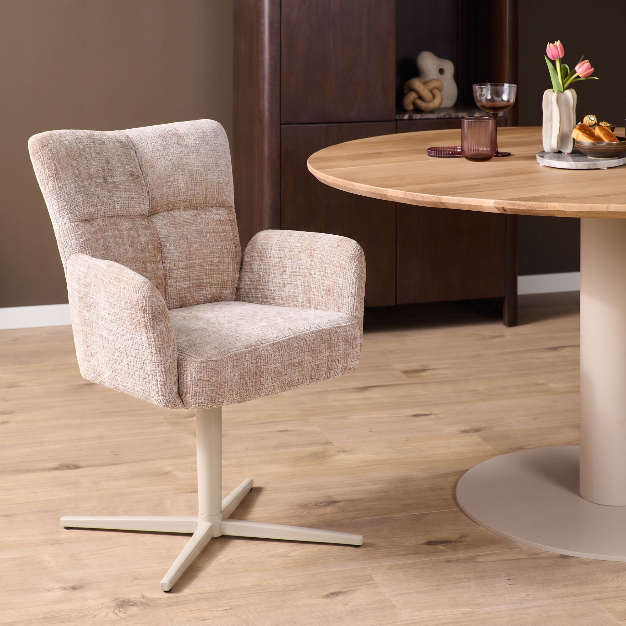 Isa Beige met zandkleurige poten