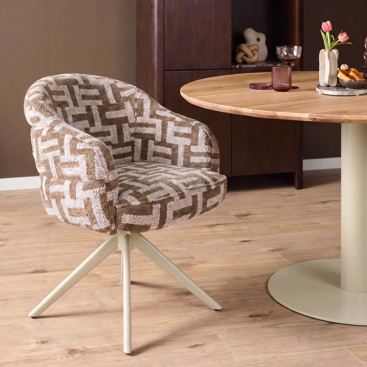 Draaibare eetkamerstoel Bella Limited Edition met zand onderstel