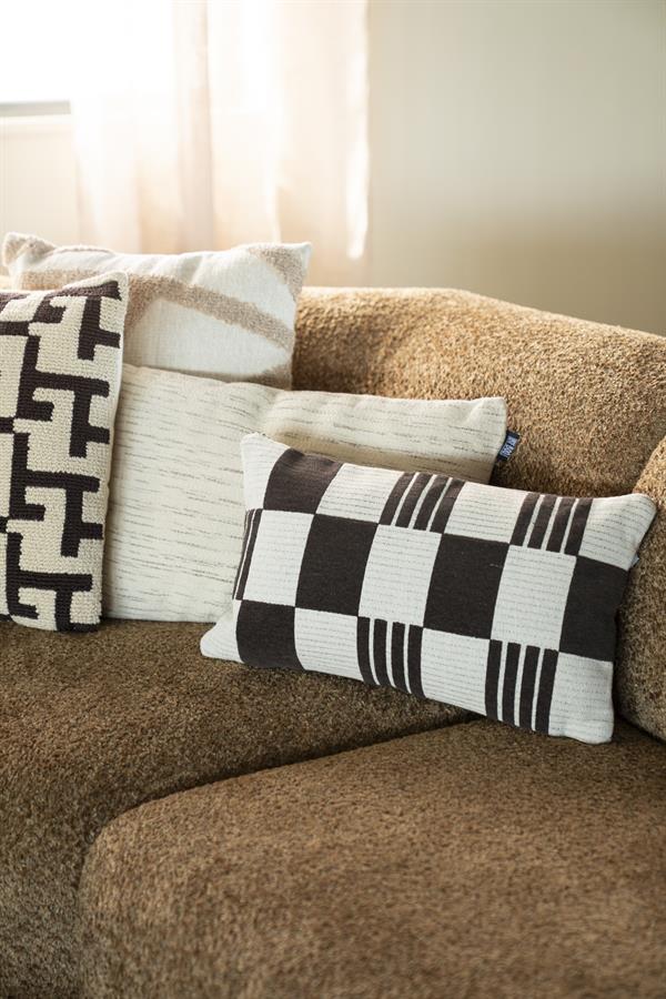 Sierkussen Pillow Twist 35x55 – bruin | By Boo