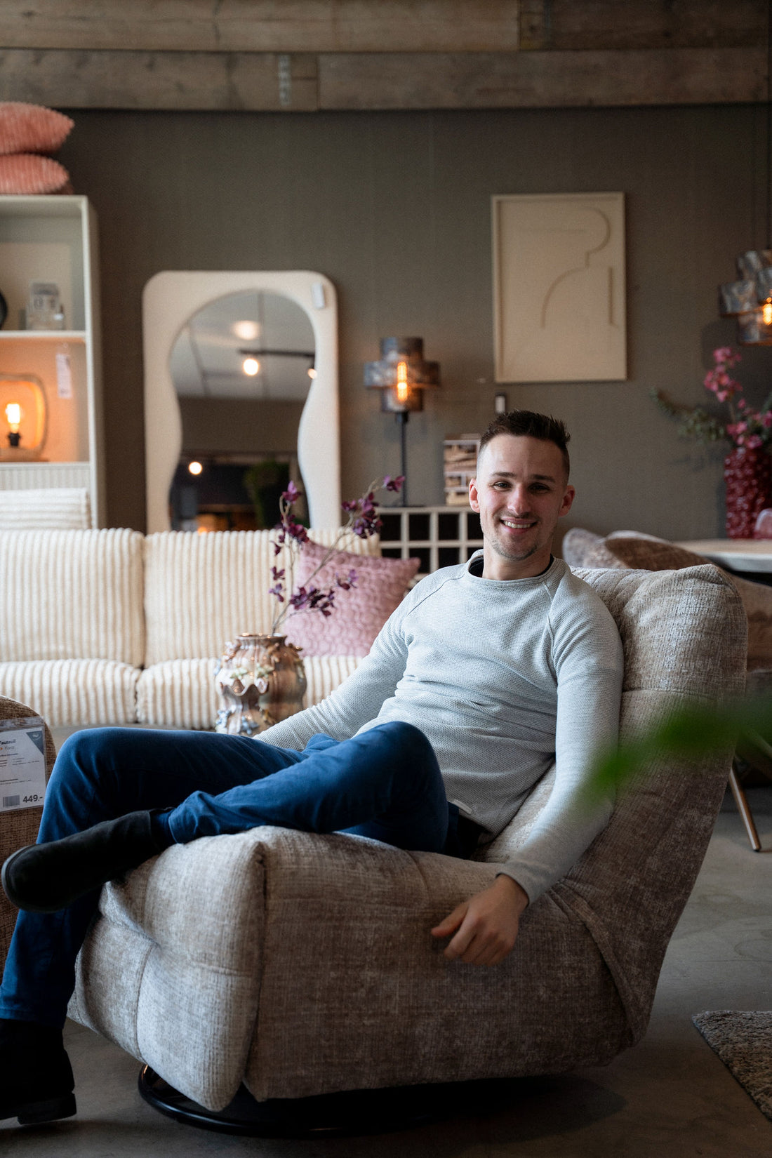 De Friese Meubeljongens