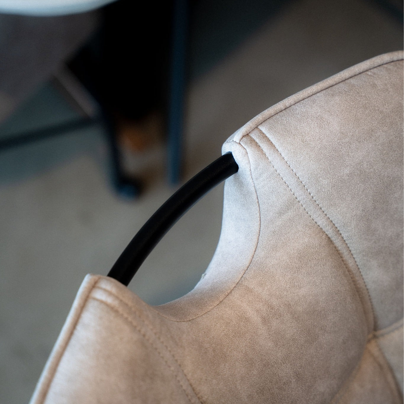 Eetkamerstoel Wessel - Brace 23 Beige - Microstof / Eetkamerstoel met parketwielen