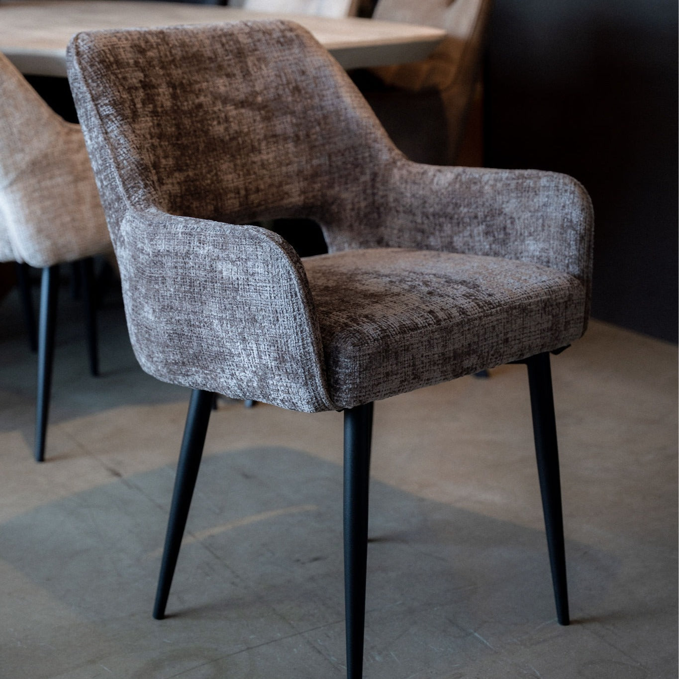 Eetkamerstoel Lynn - Cremona 24 - met armleuning