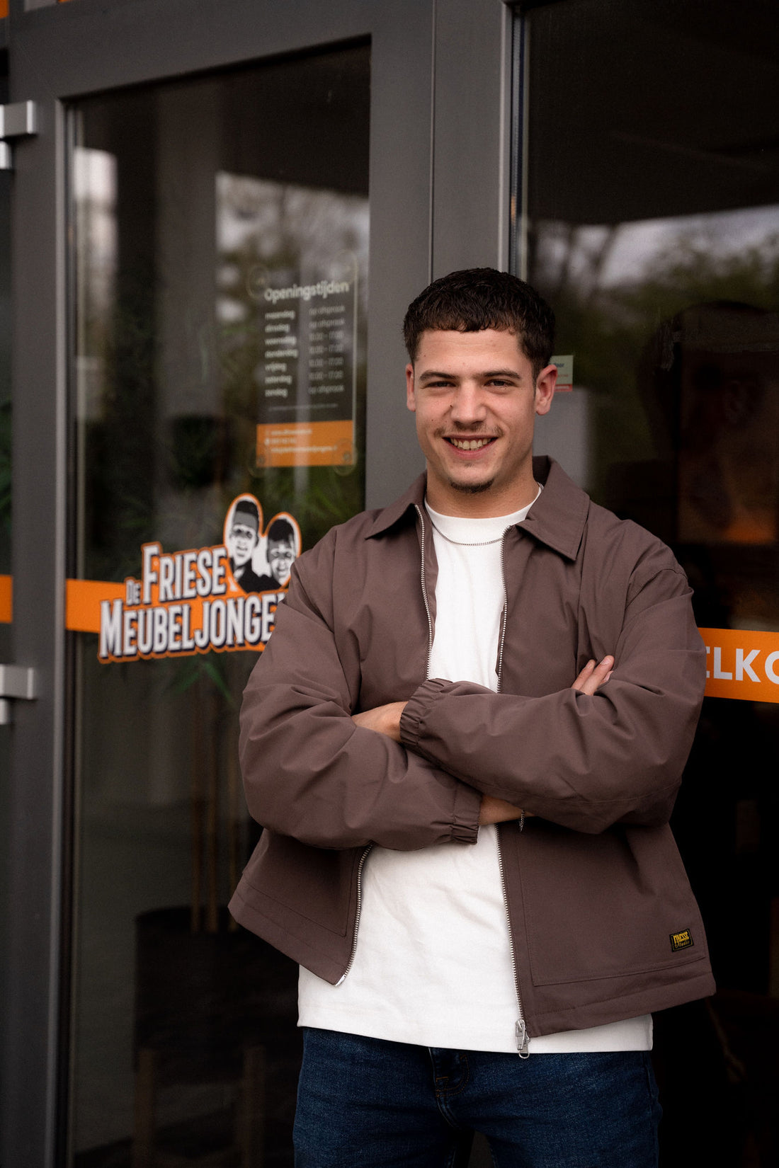 De Friese Meubeljongens