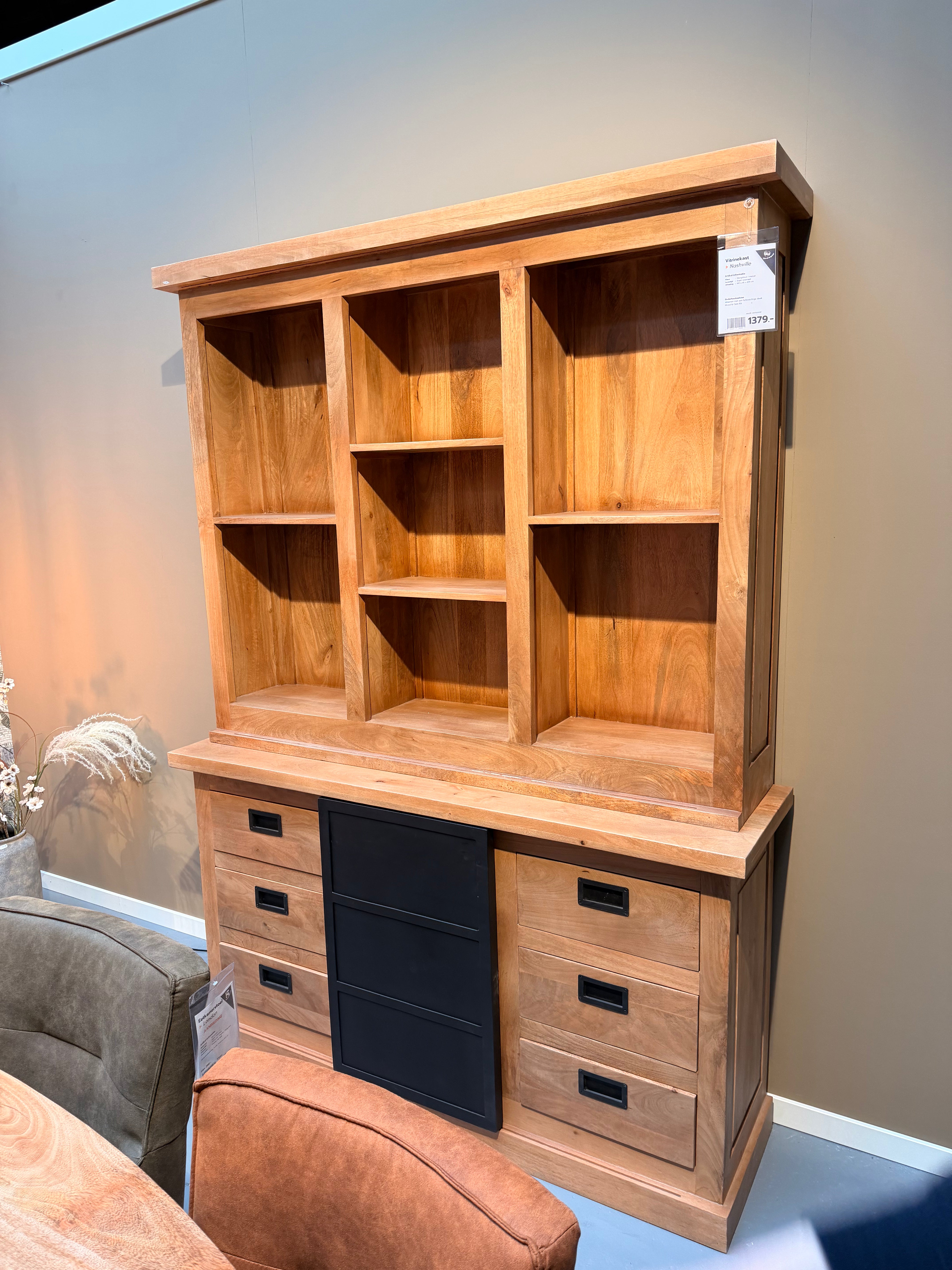 De Friese Meubeljongens