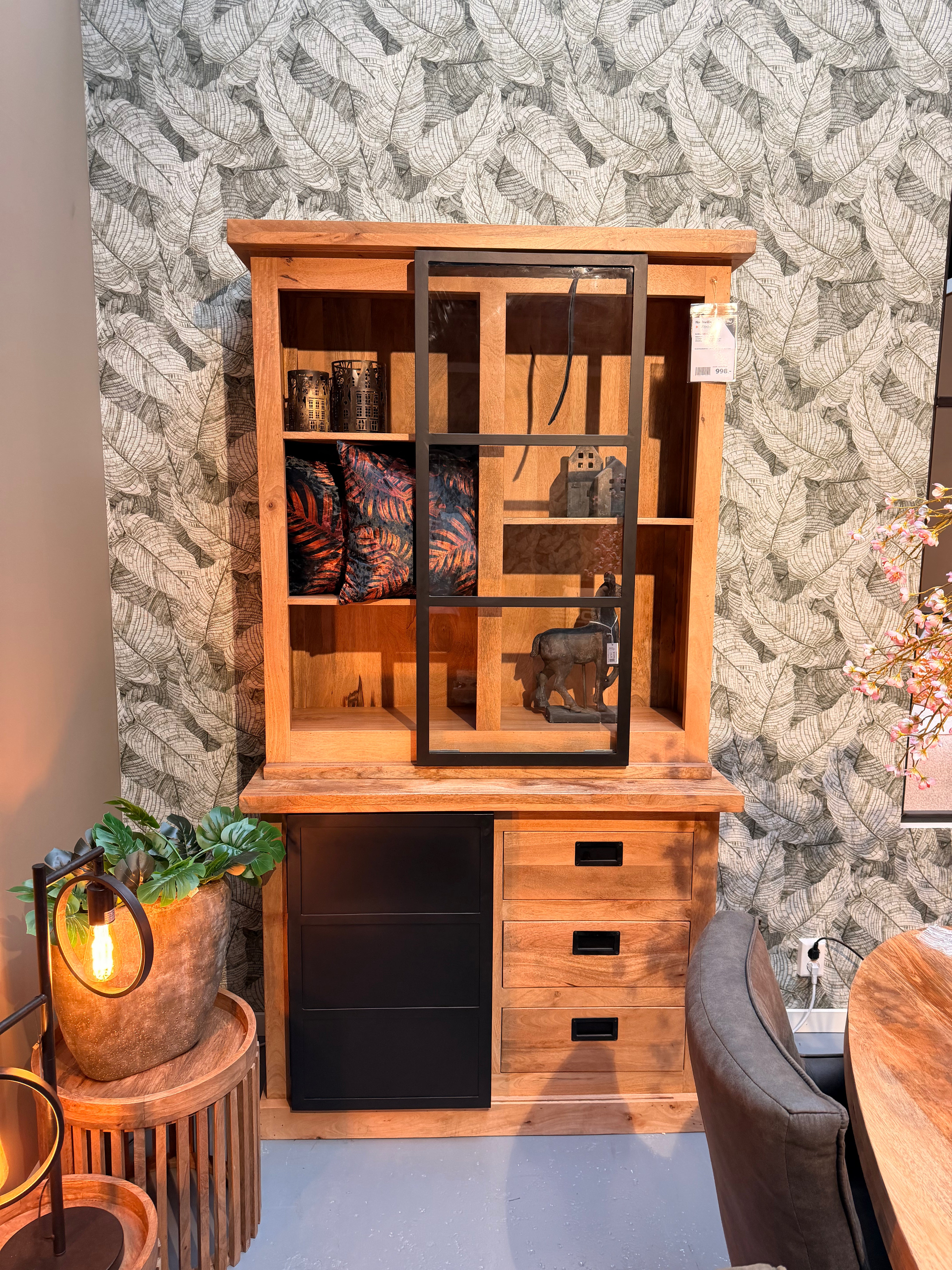 De Friese Meubeljongens