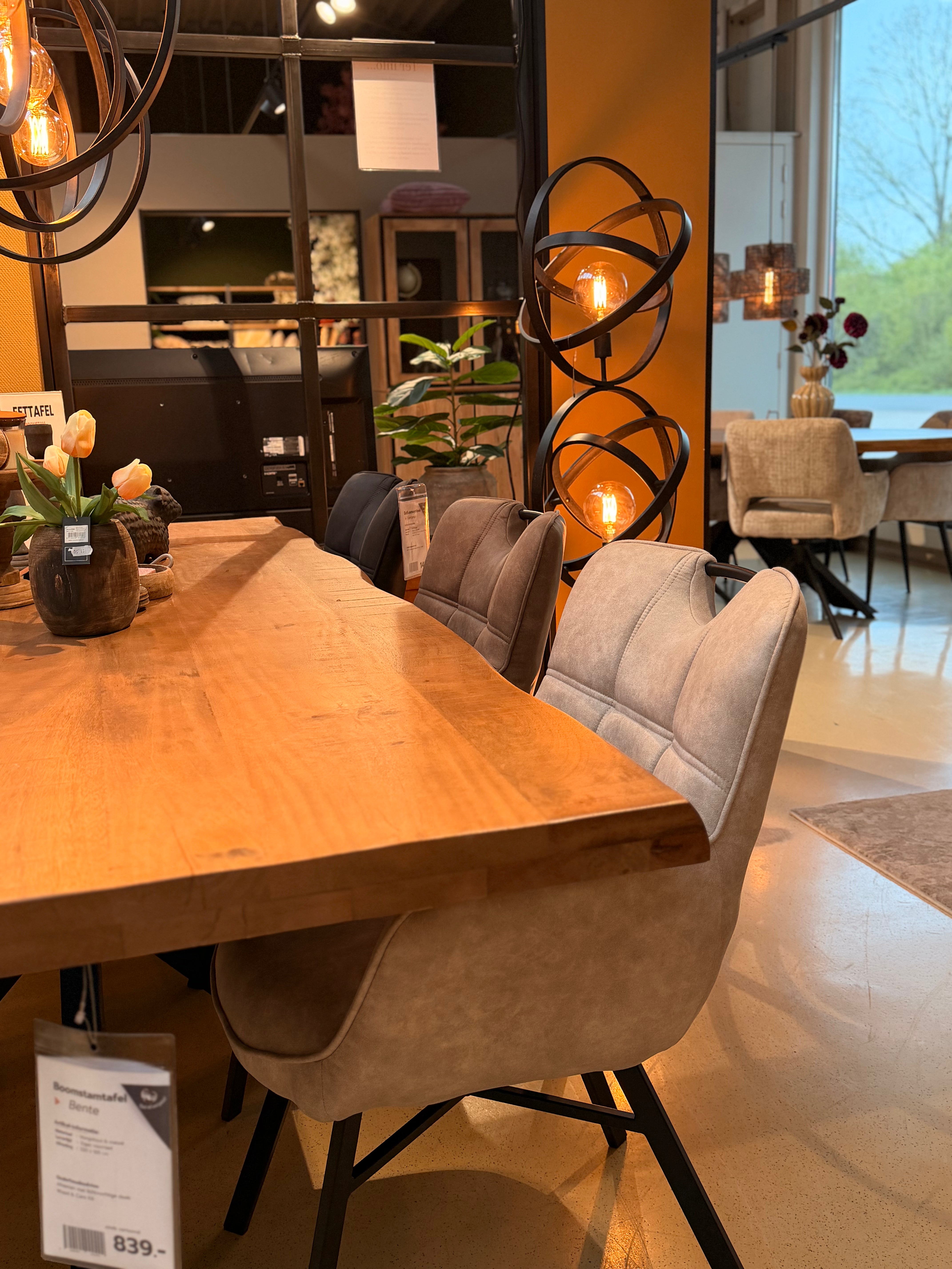 Eetkamerstoel Wessel - Brace 23 Beige - Microstof / Eetkamerstoel met parketwielen