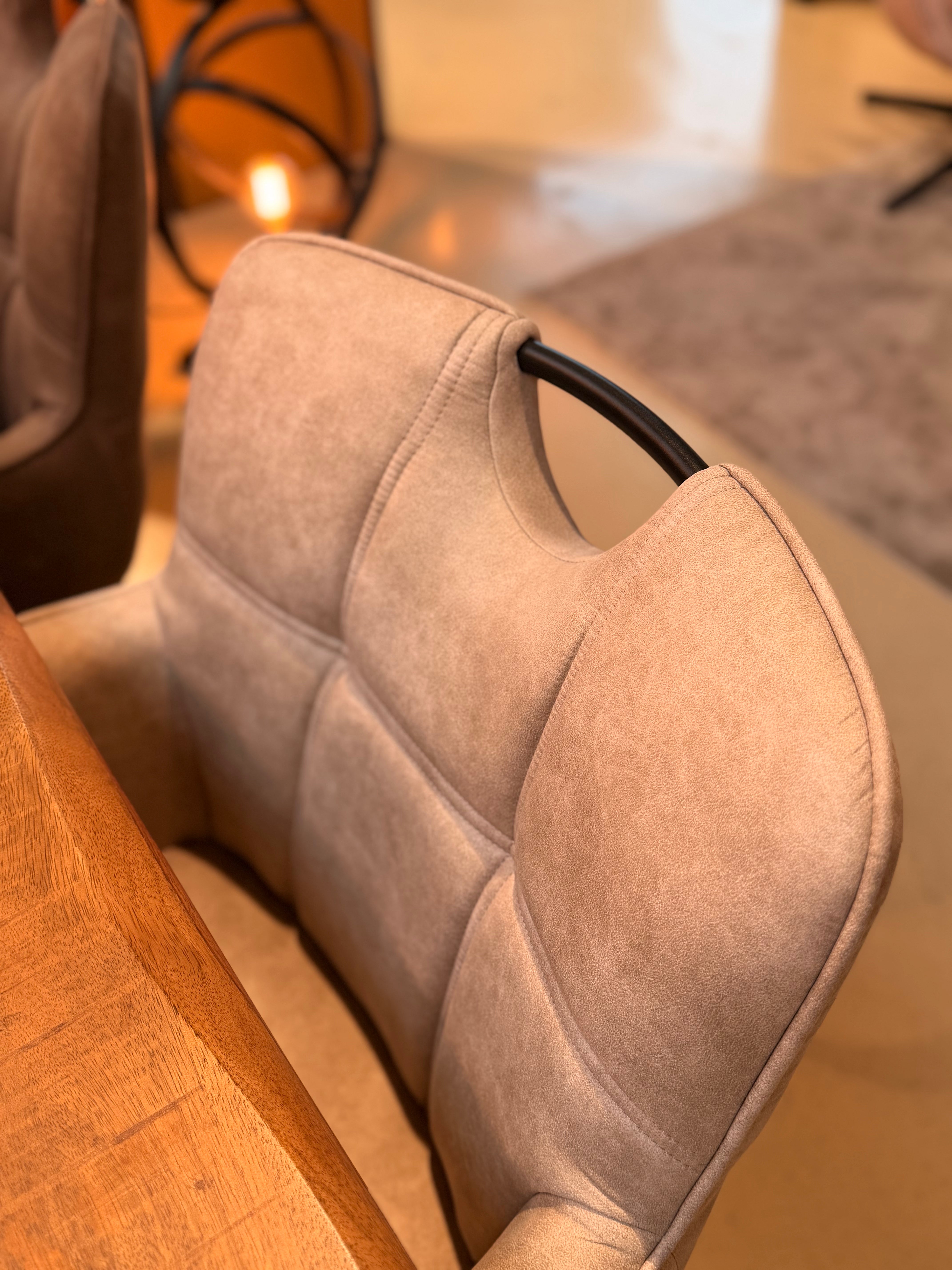 Eetkamerstoel Wessel - Brace 23 Beige - Microstof / Eetkamerstoel met parketwielen