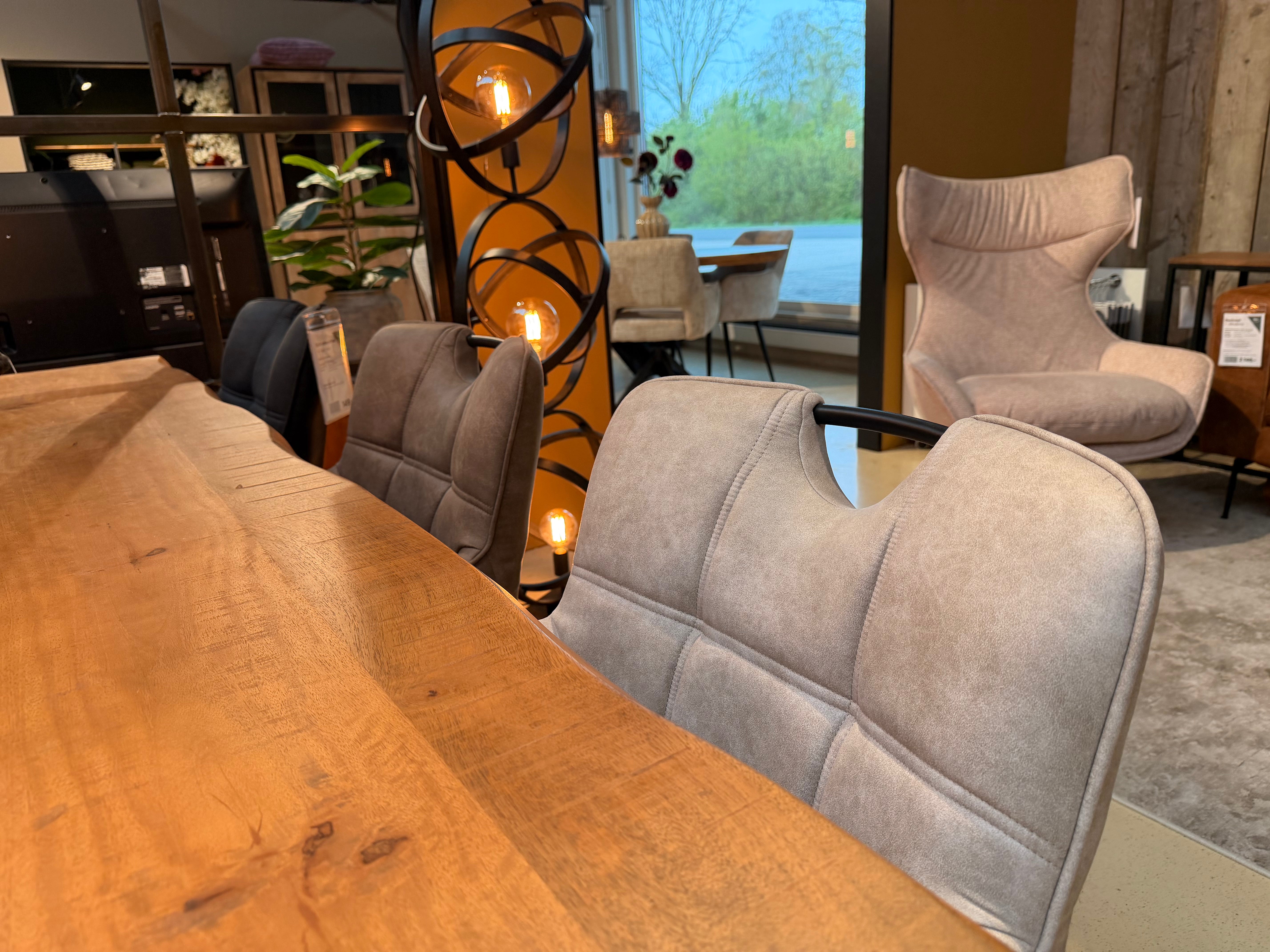 Eetkamerstoel Wessel - Brace 23 Beige - Microstof / Eetkamerstoel met parketwielen