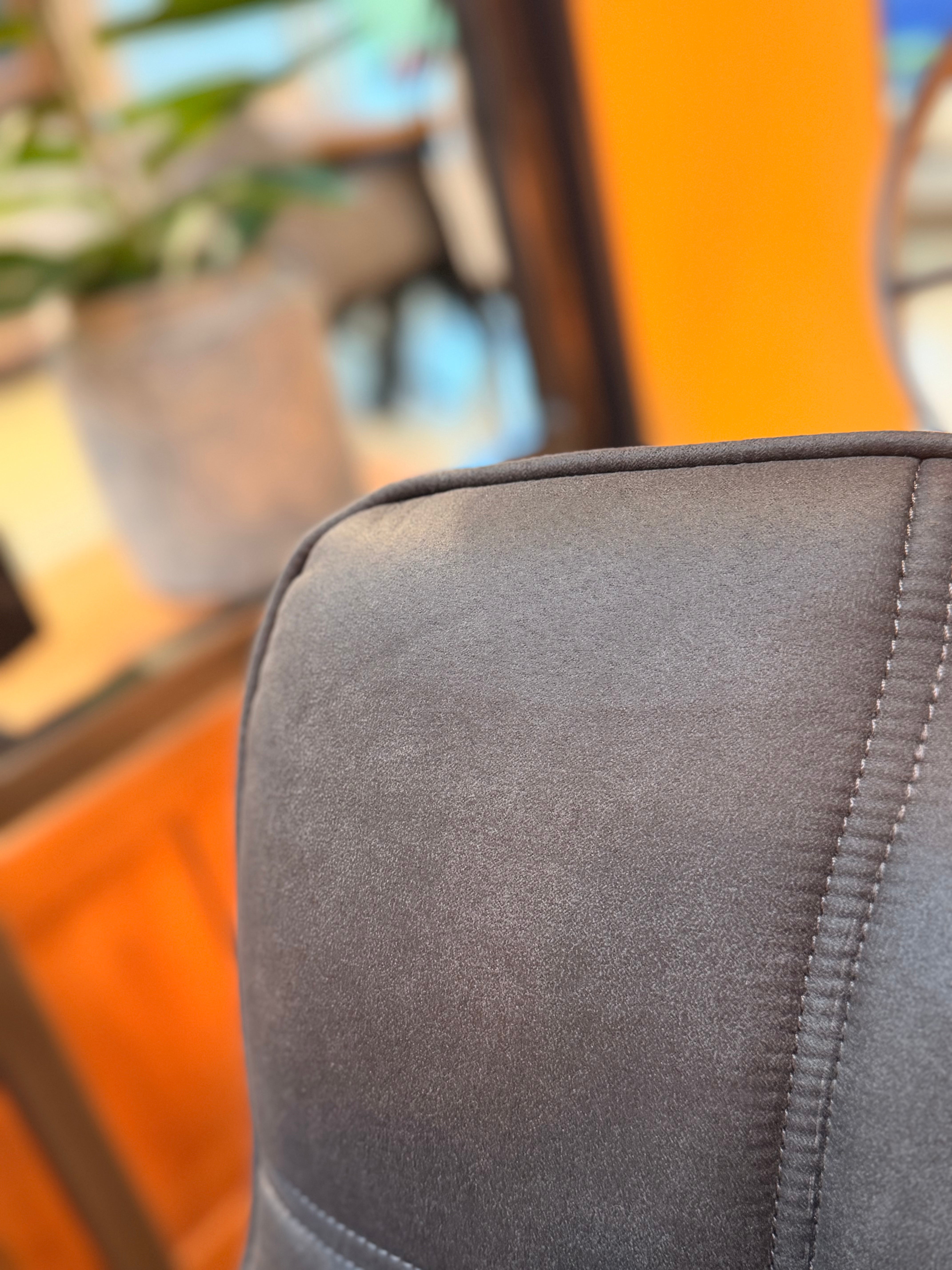 Eetkamerstoel Wessel - Brace 23 Beige - Microstof / Eetkamerstoel met parketwielen