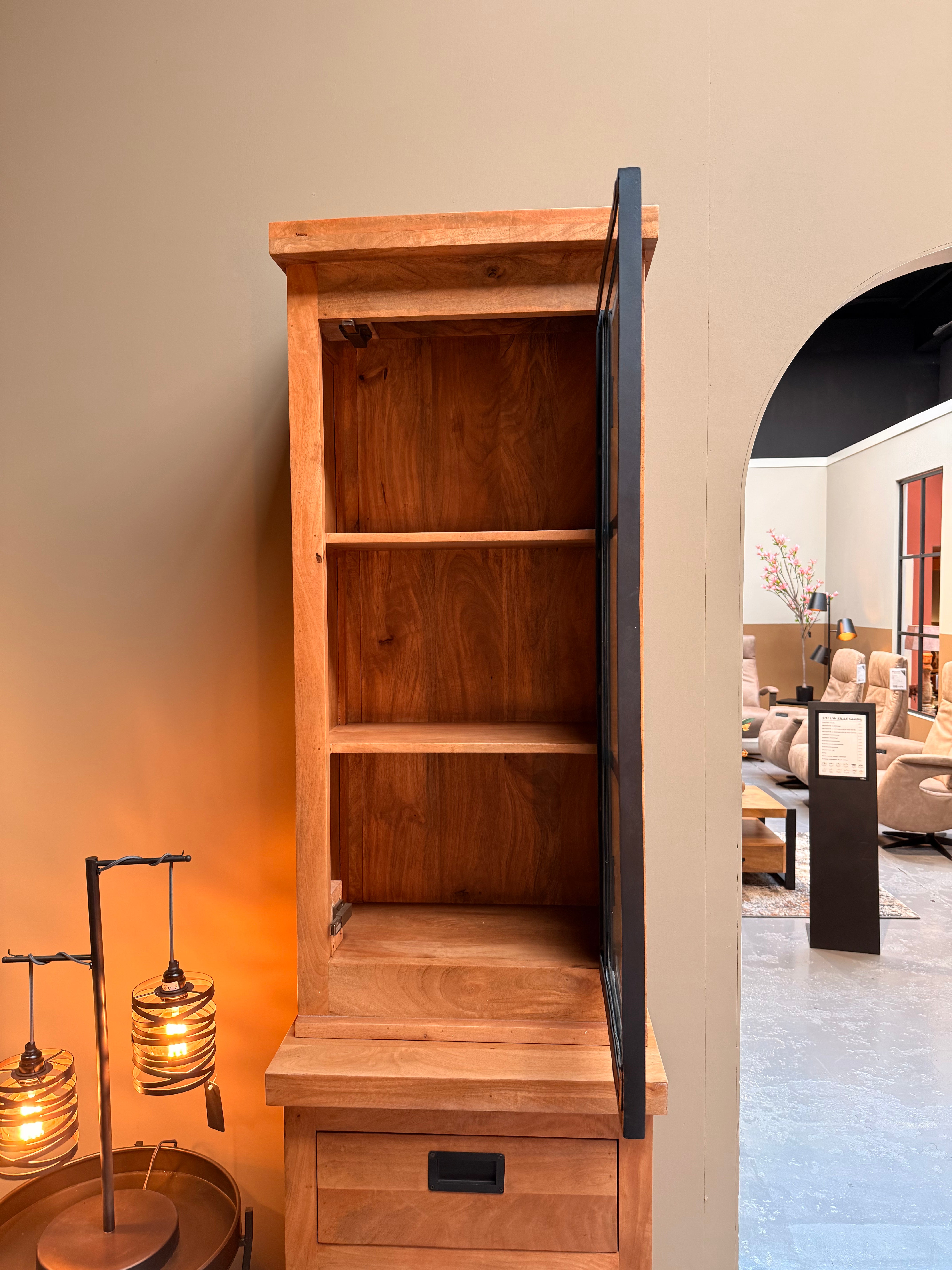 Nashville Vitrinekast small - 55 x 45 x 220  cm