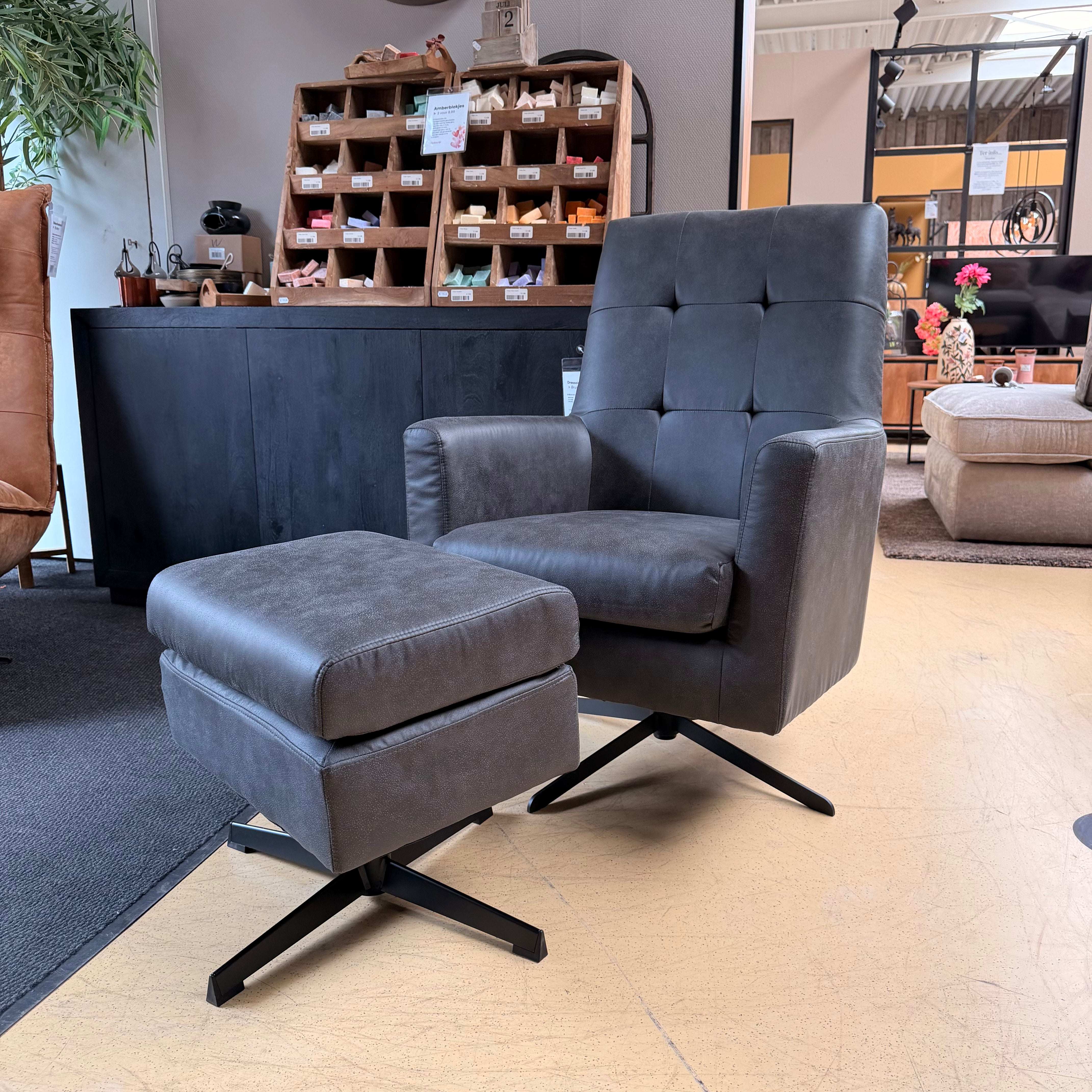 Fauteuil Chester Antraciet – Draaibare Relaxfauteuil met Geknoopte Rug (Stof Rennes)