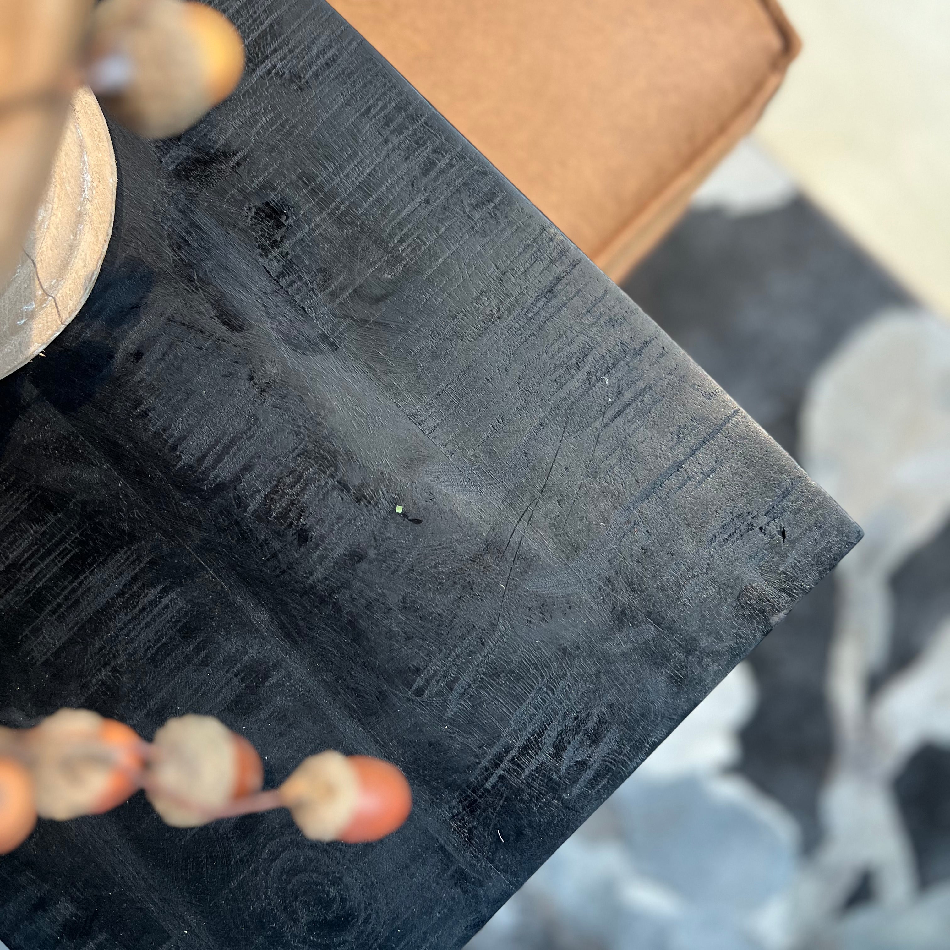 Laptoptafel met krantenbak -  Zwart - Mangohout  - Afgeprijsd