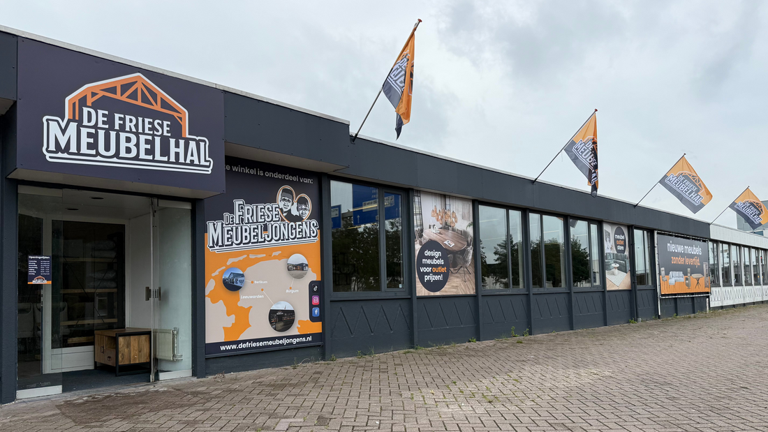 Meubelzaak De Friese Meubelhal van De Friese Meubeljongens in Leeuwarden.
