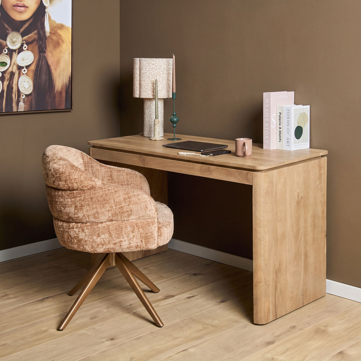 Bureau Dallas Naturel Mangohout 130 cm - sfeerfoto