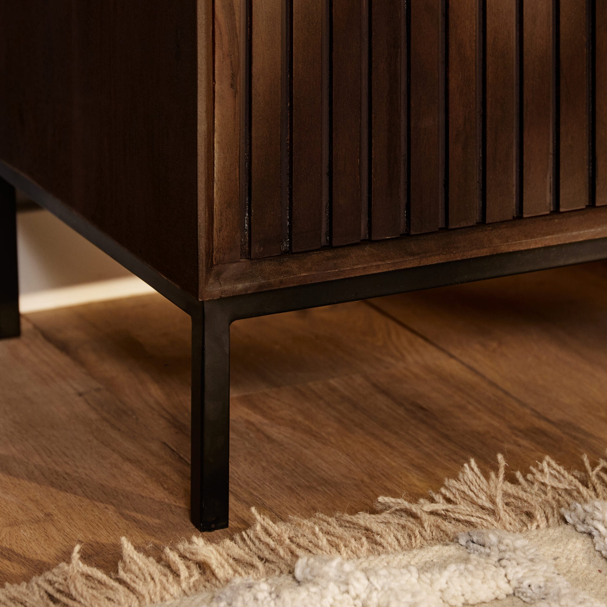 Tv meubel Madison Bruin Mangohout 165 cm