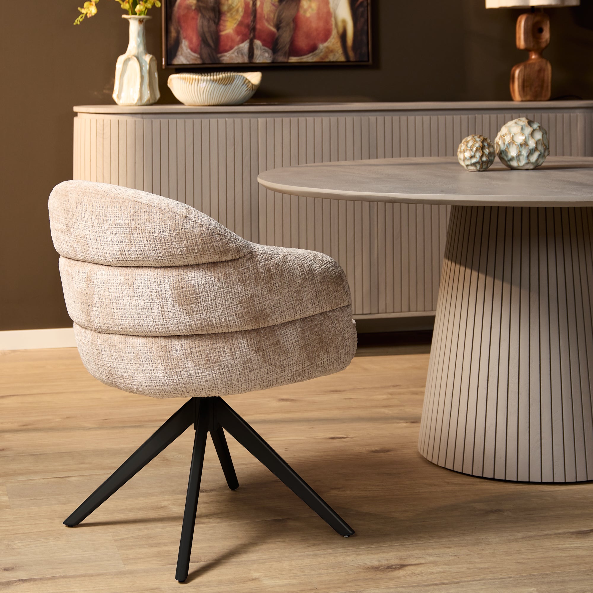 Draaibare eetkamerstoel Bella Beige Poot Zwart