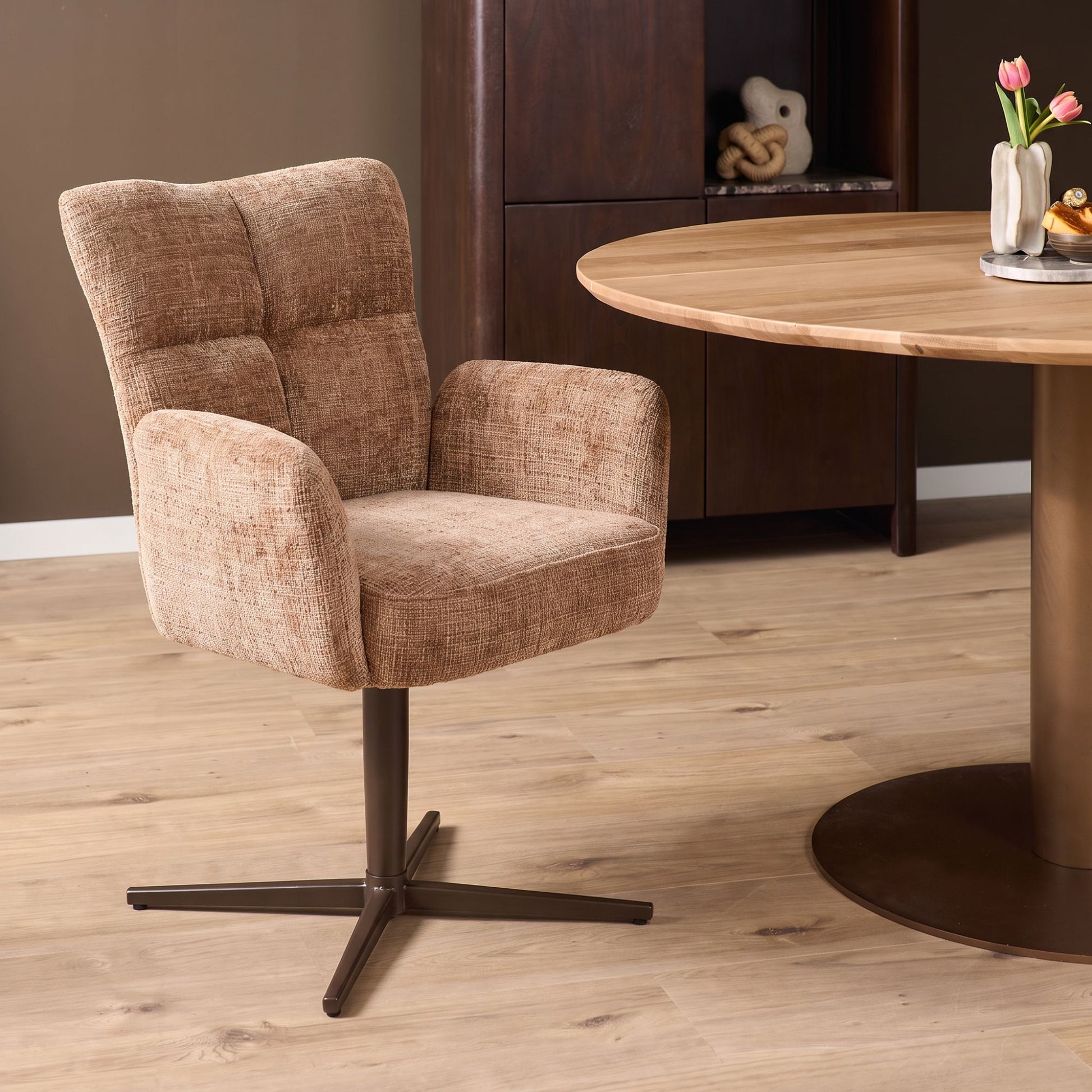 Isa Cinnamon met anodic brown poten