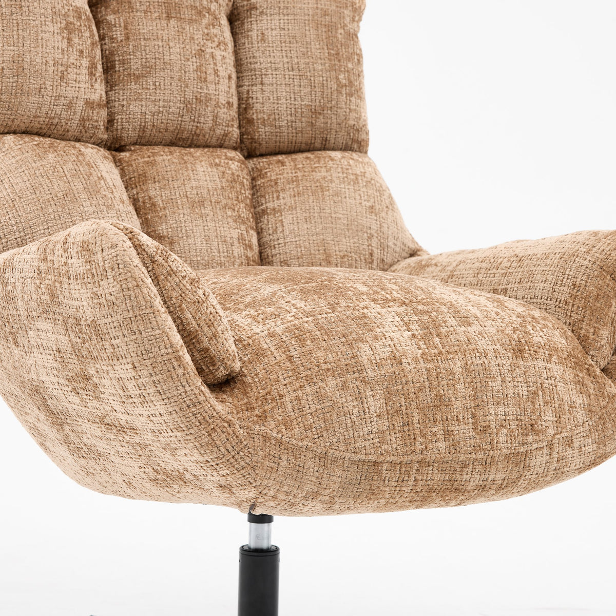 Zitdetail van draaifauteuil Janna cinnamon met zichtbare weefstructuur