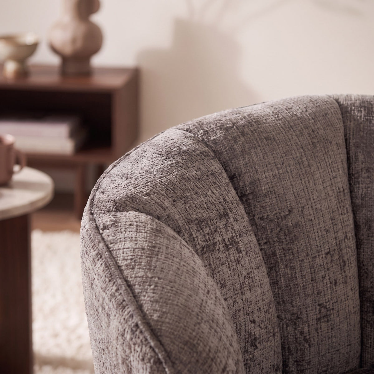 Draaifauteuil Louis Taupe (Cremona 24) – close-up Cremona chenille stof