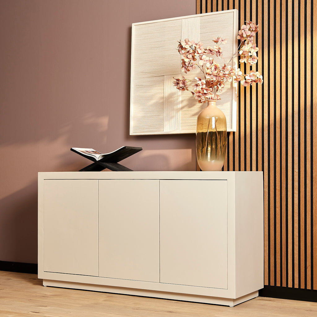 Luxe meubelen Friesland moderne dressoir in strak wit.