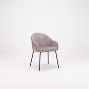 Armstoel Sanne stof Clay met zwarte poten - MaxLiving armstoel