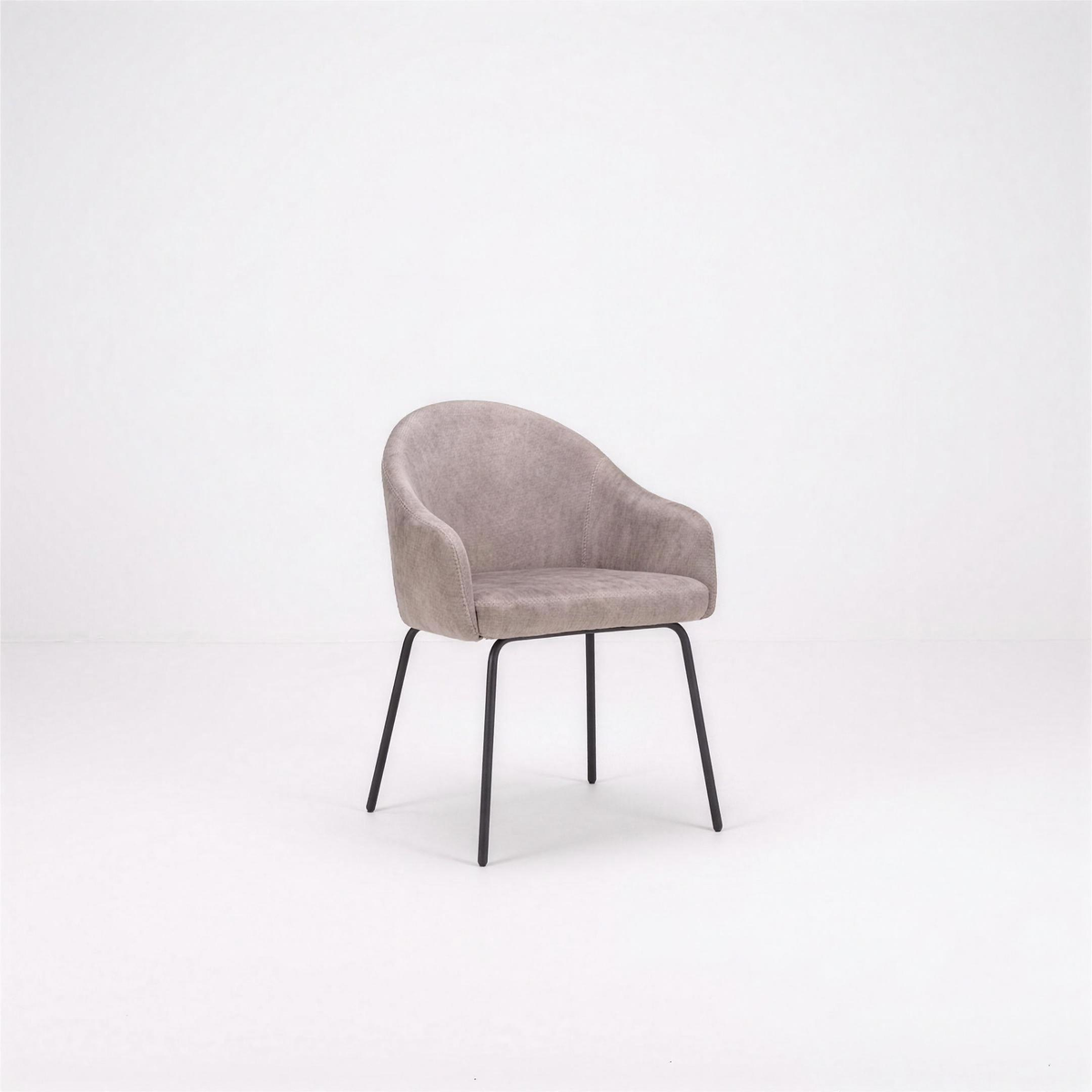 Armstoel Sanne stof Clay met zwarte poten - MaxLiving armstoel