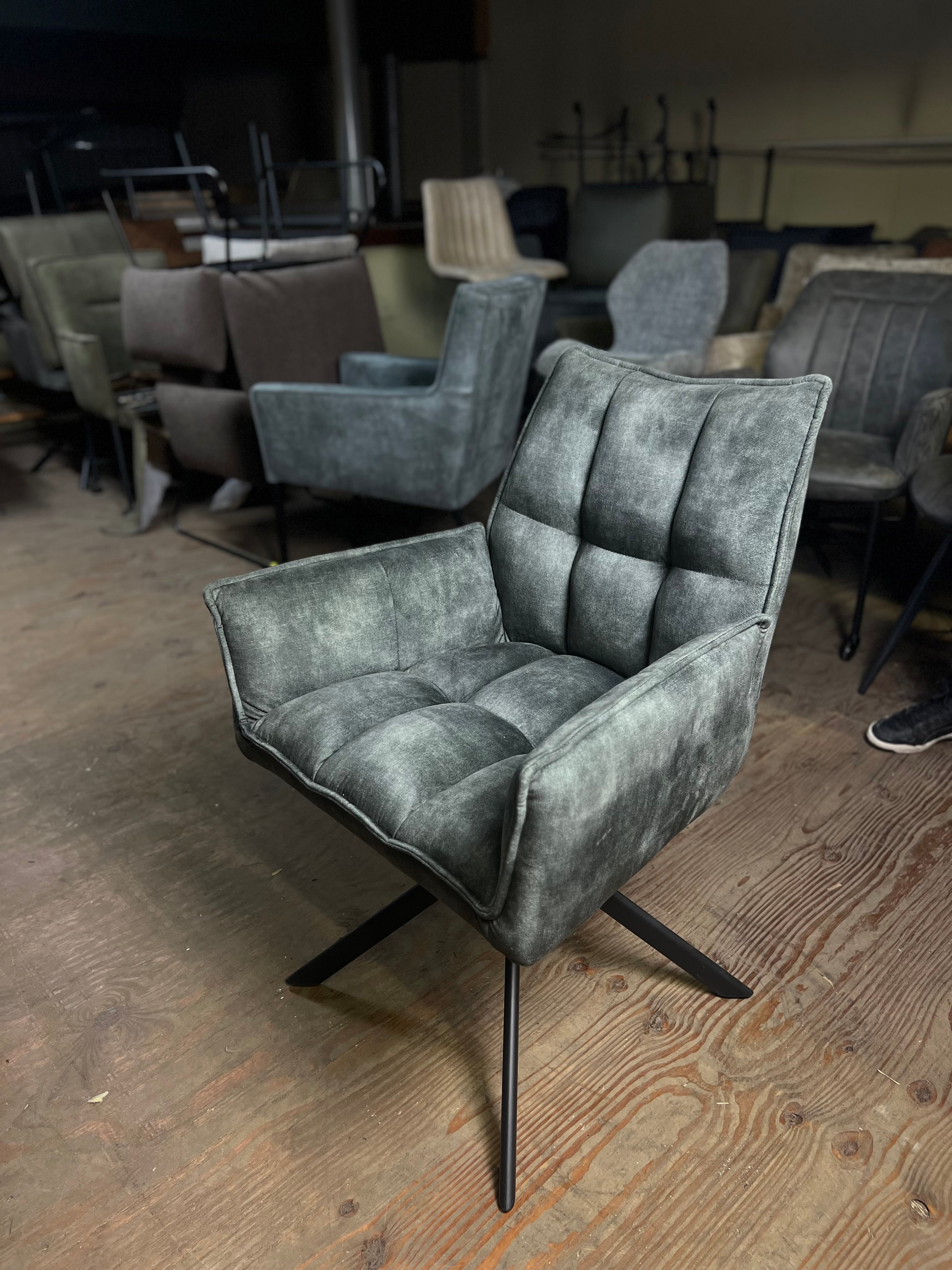 De Friese Meubeljongens