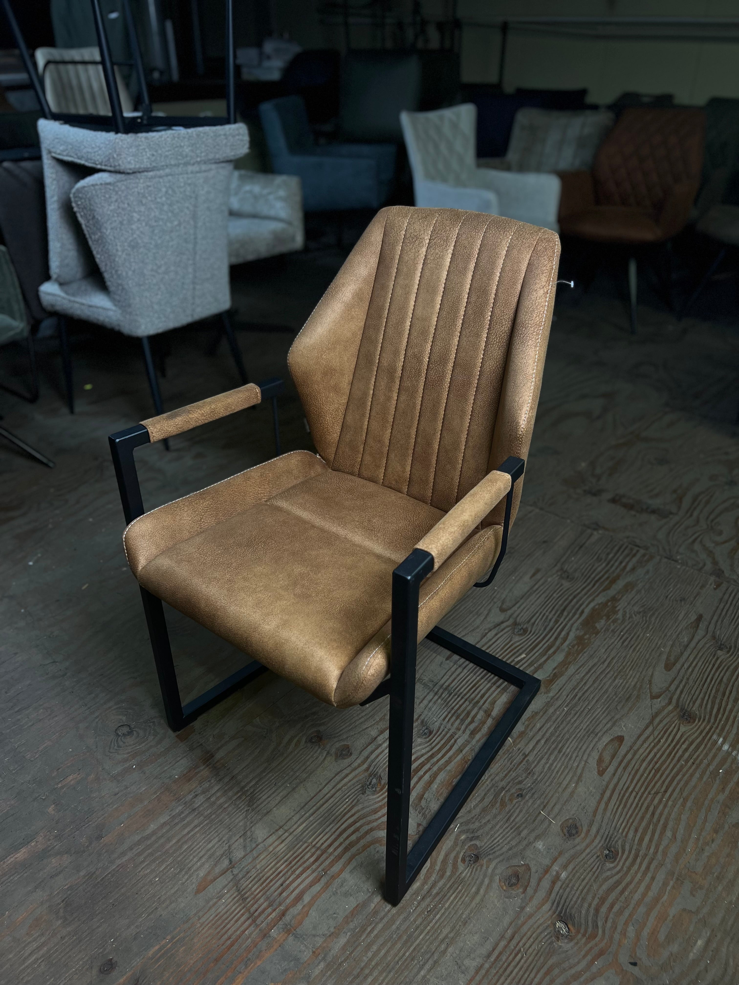 De Friese Meubeljongens