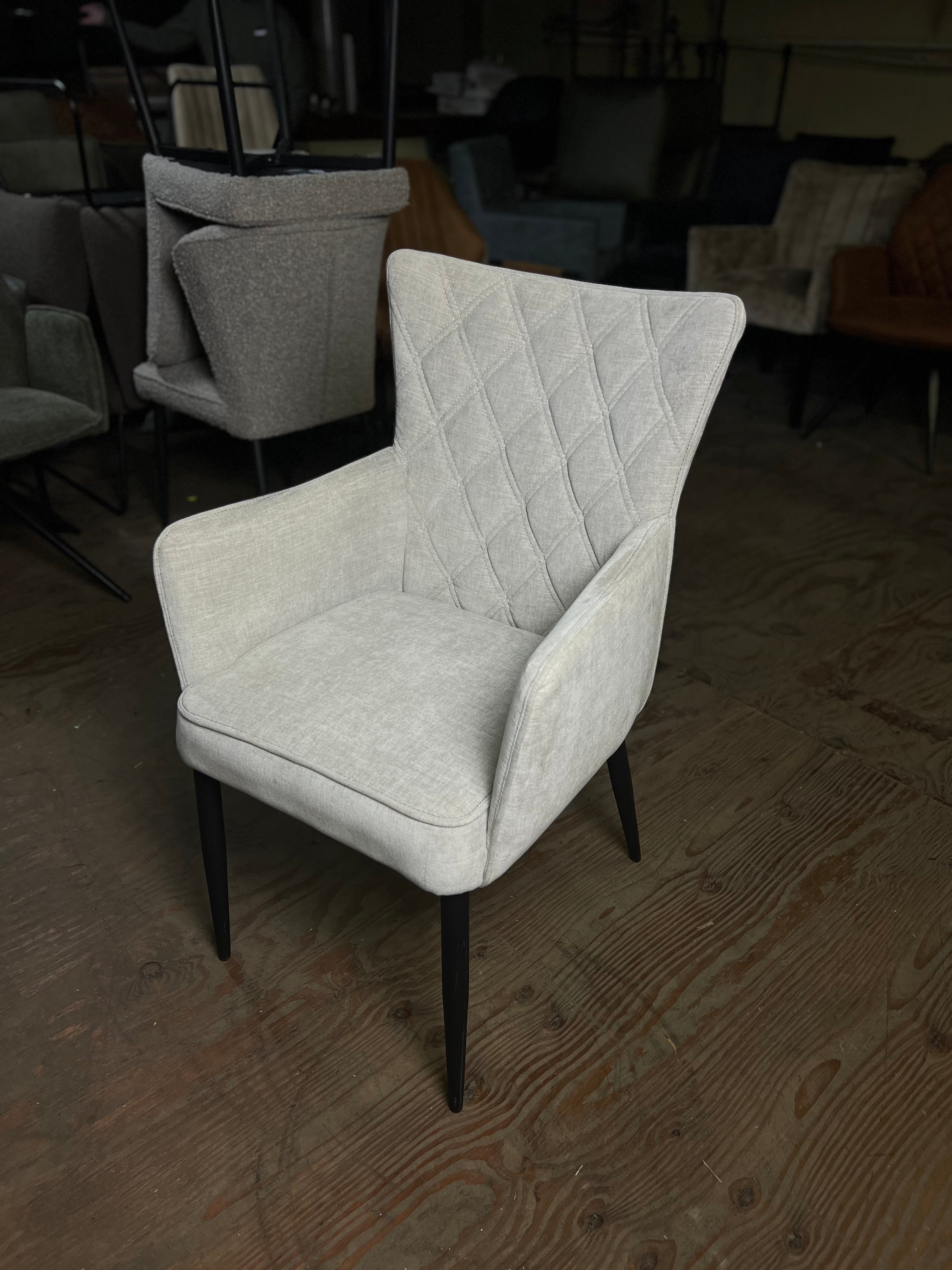 De Friese Meubeljongens