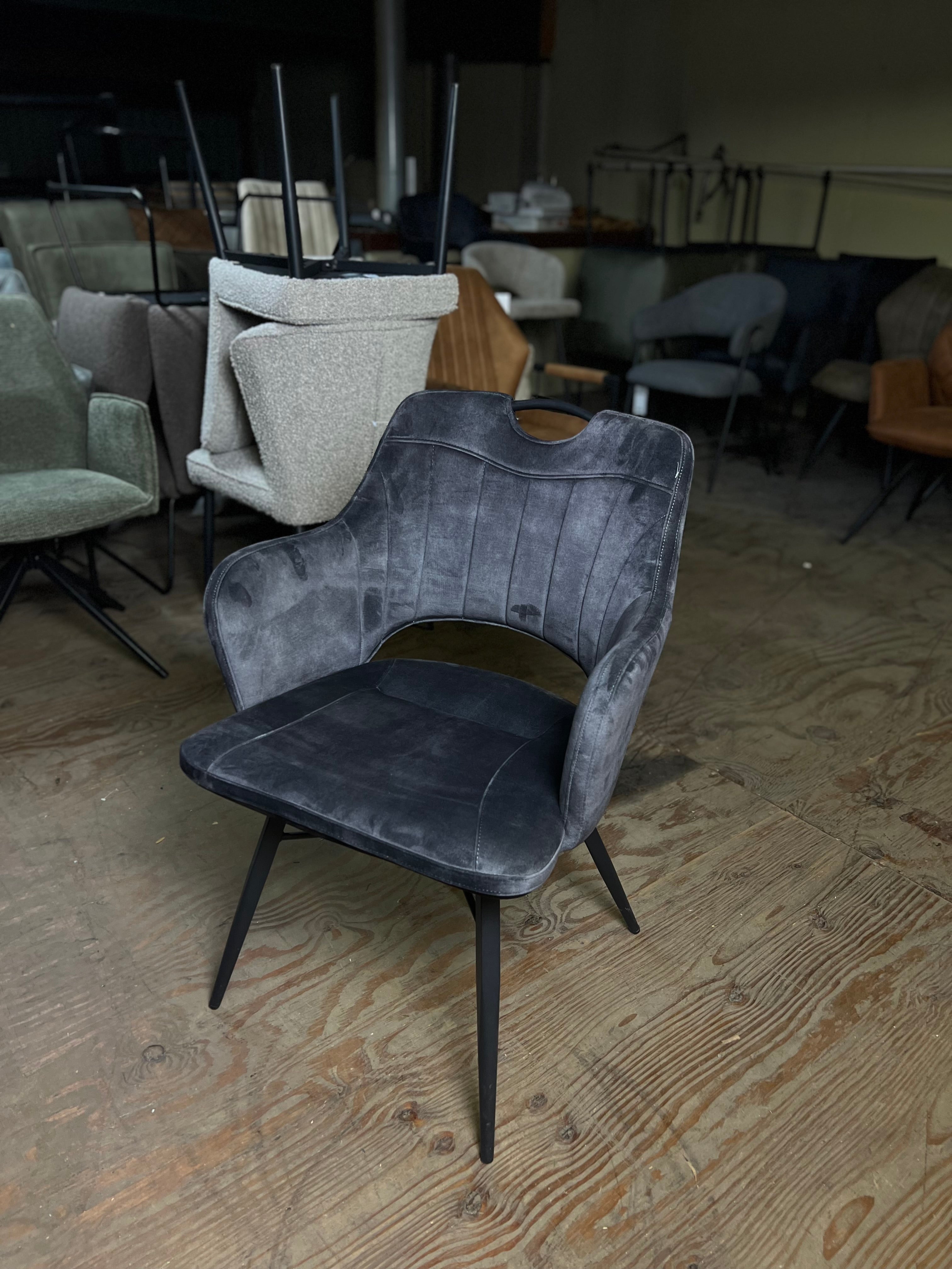 De Friese Meubeljongens