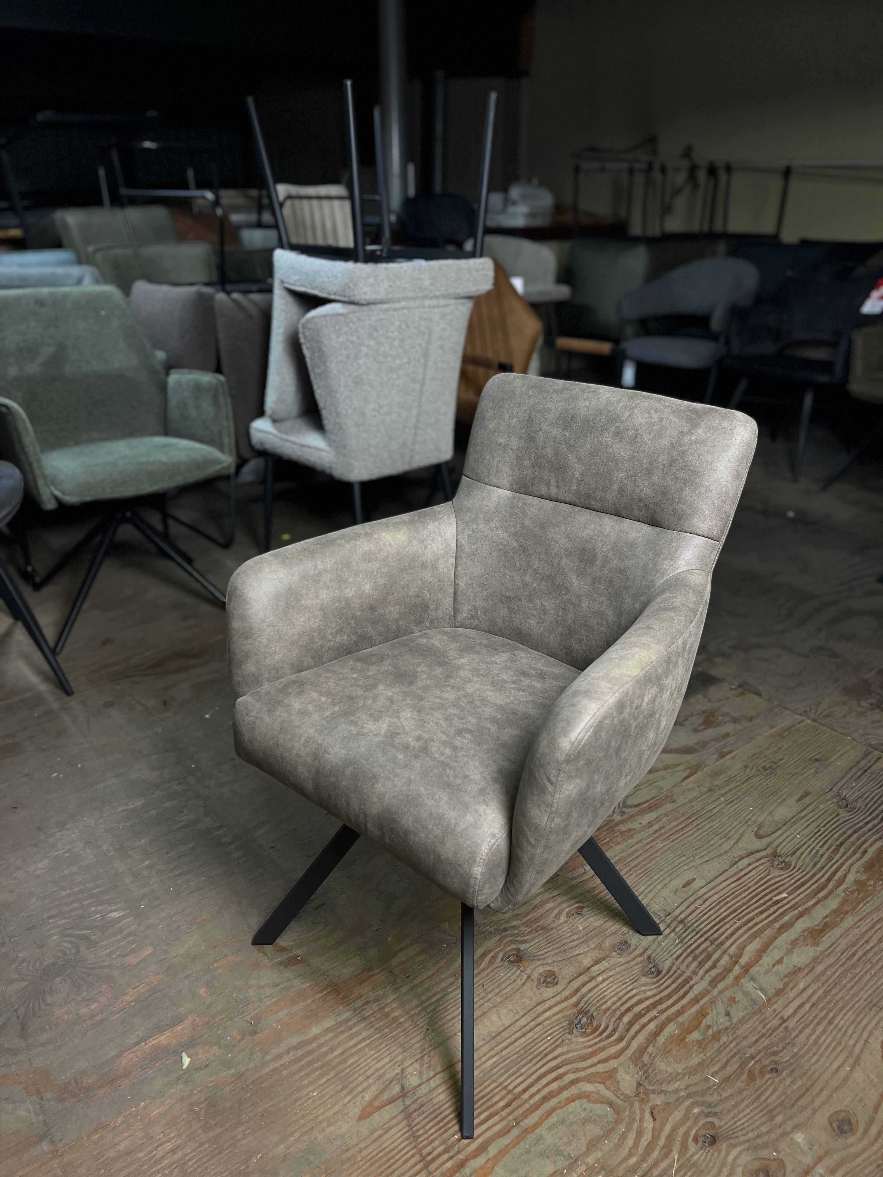 De Friese Meubeljongens