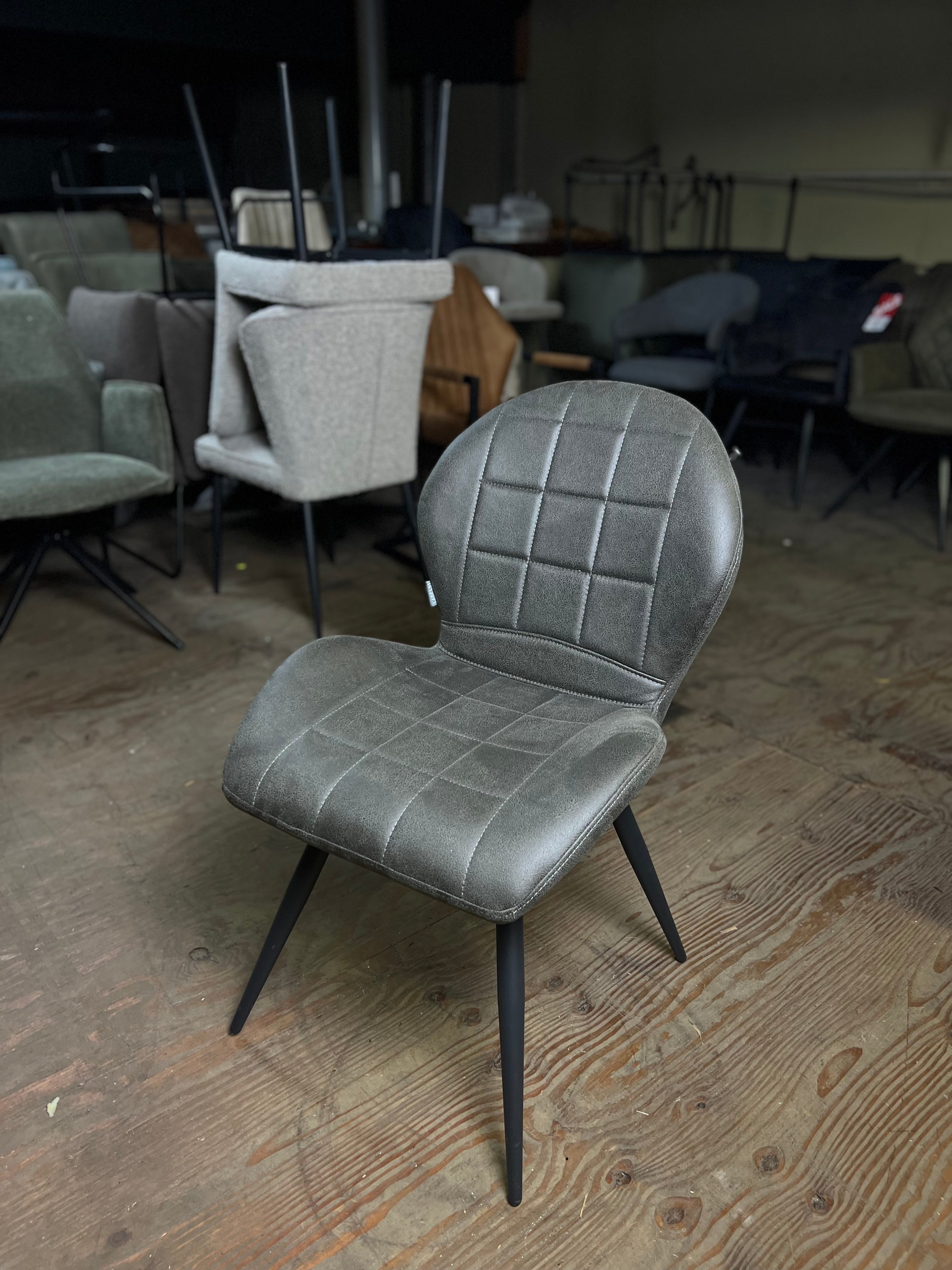 De Friese Meubeljongens