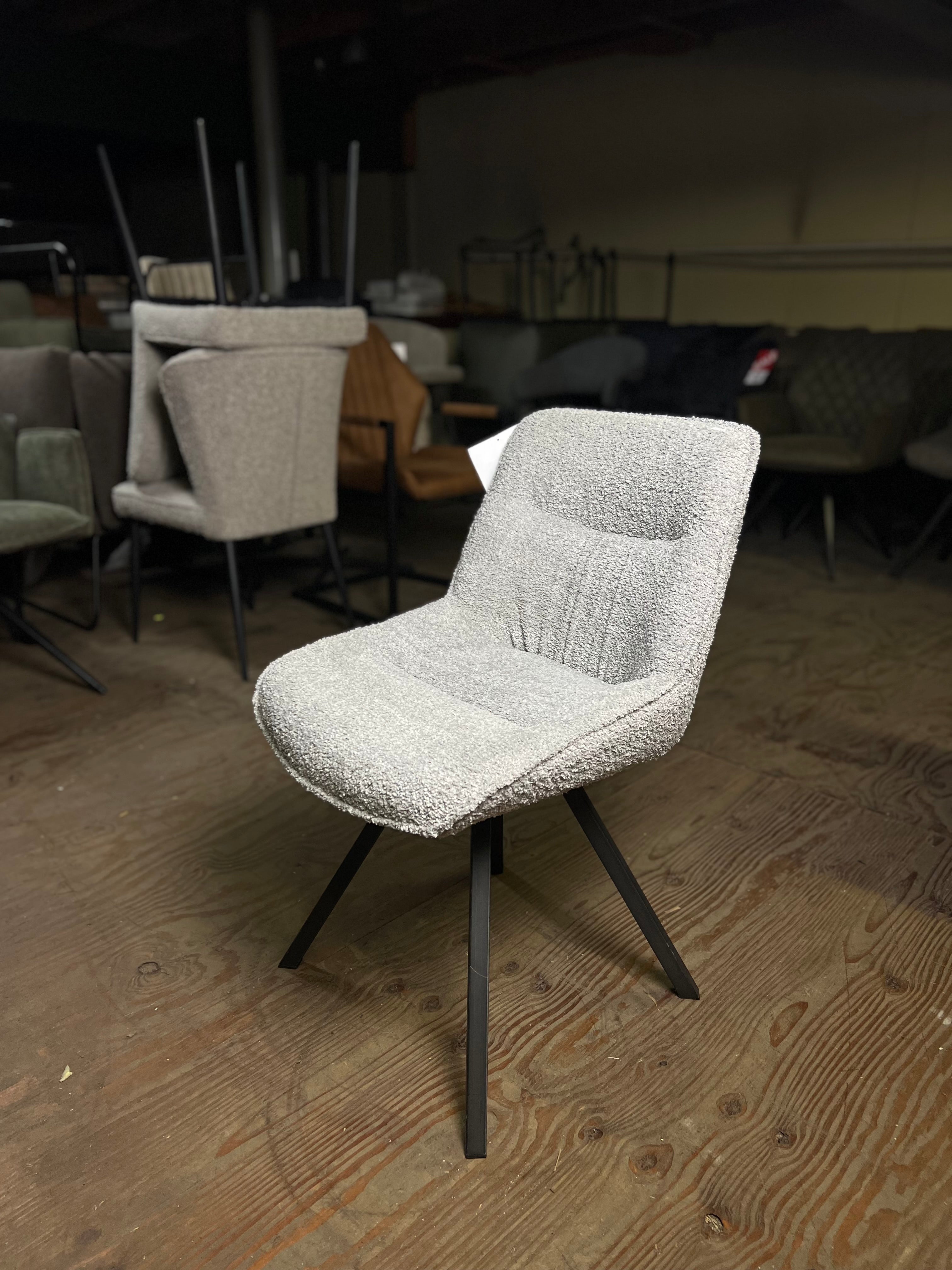 De Friese Meubeljongens