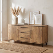 Dressoir Capri 180 cm met 2 deuren en 3 lades, sfeerfoto in lichte eetkamer