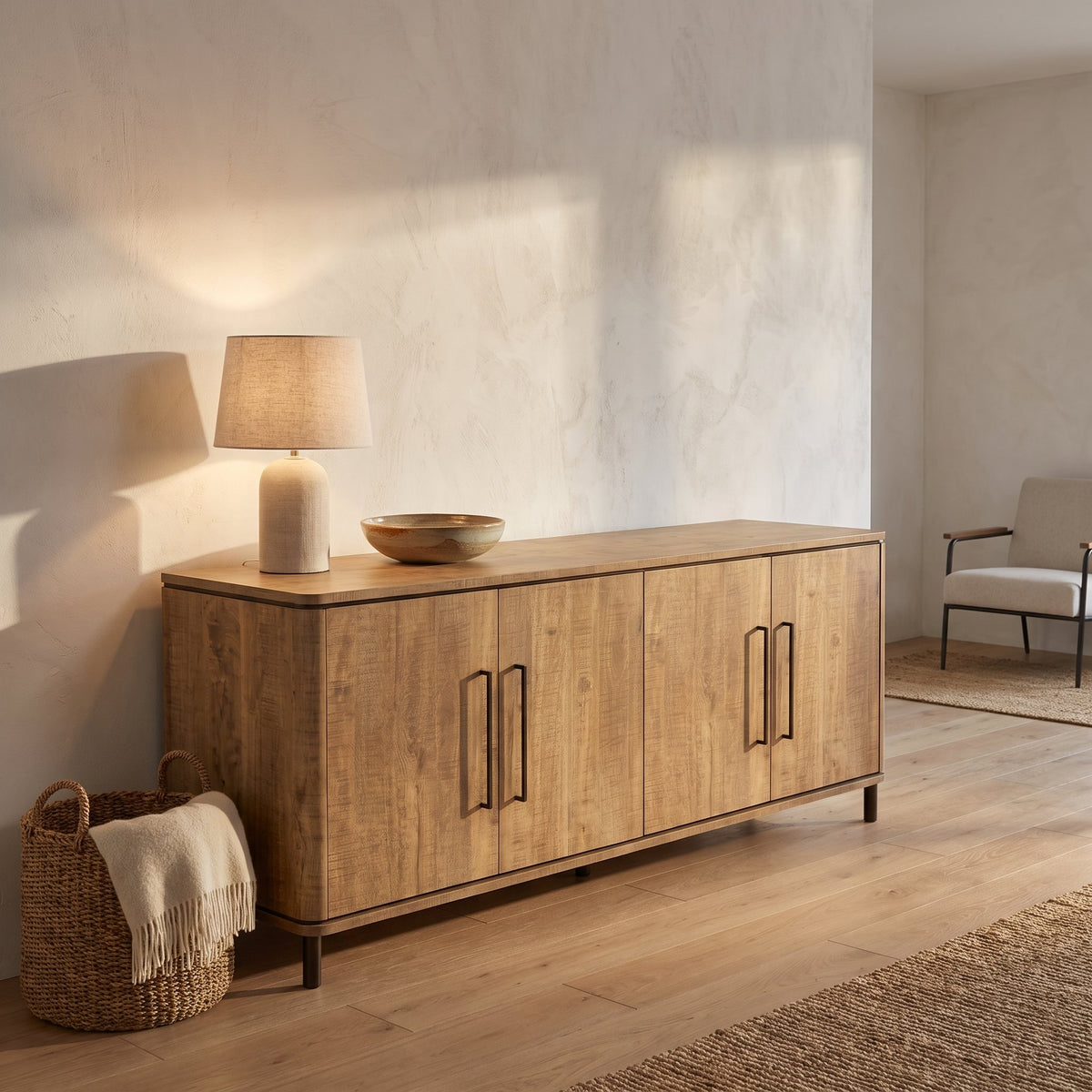Dressoir Capri 220 cm met 4 deuren, sfeerfoto in open woonruimte
