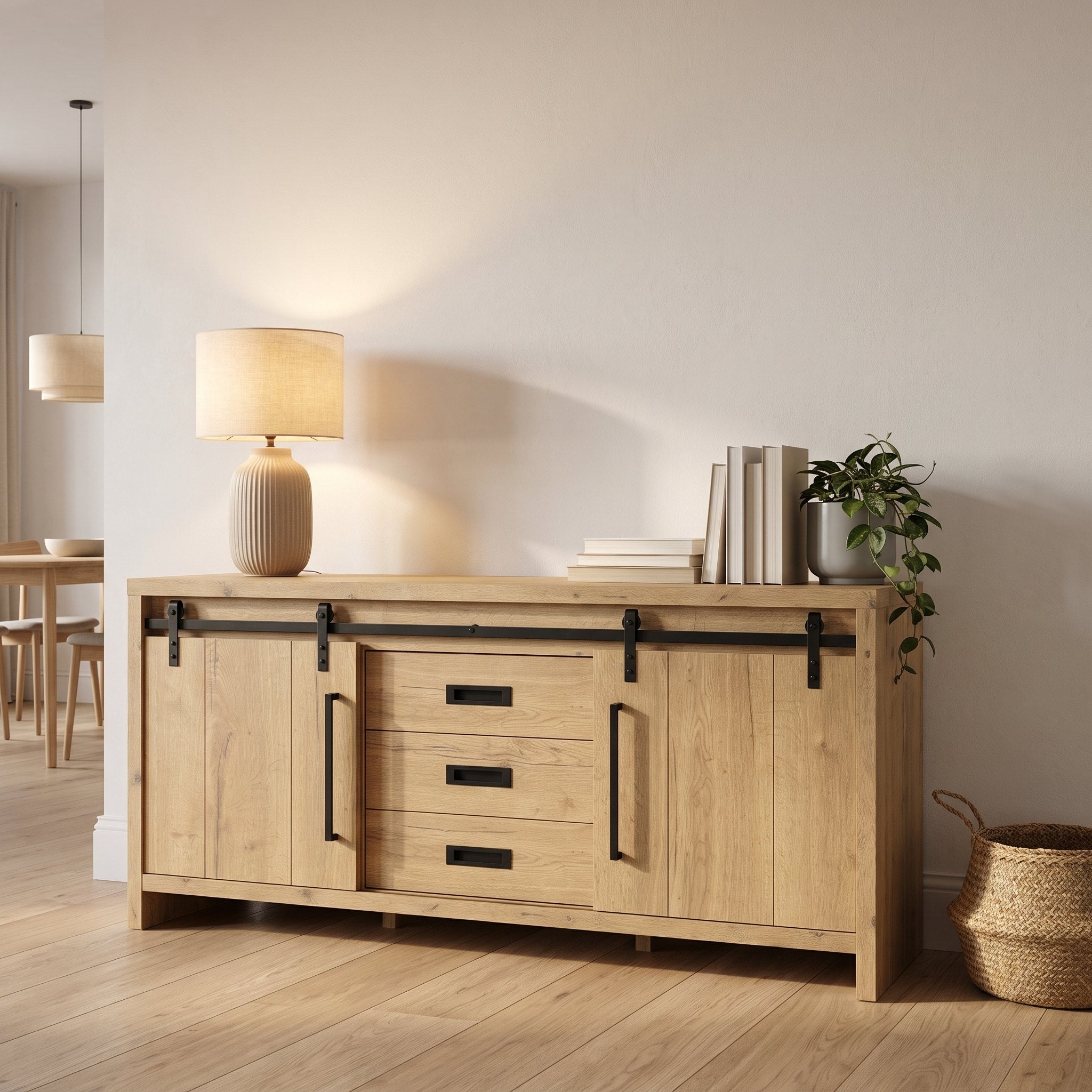 Dressoir Hygge 225 cm met 3 deuren en 3 lades in Natur-afwerking, sfeerfoto in woonkamer