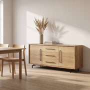Dressoir Valencia 180 cm met 2 deuren en 3 lades in Natur-afwerking, sfeerfoto in eetkamer