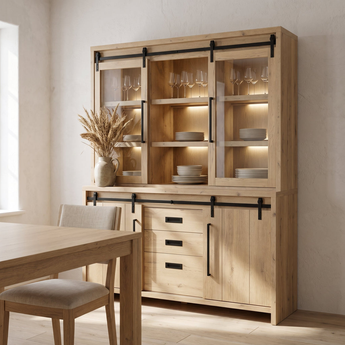 Vitrinekast Hygge 180 cm met glasdeuren, deuren, lades en open vakken in Natur, sfeerfoto in eetkamer
