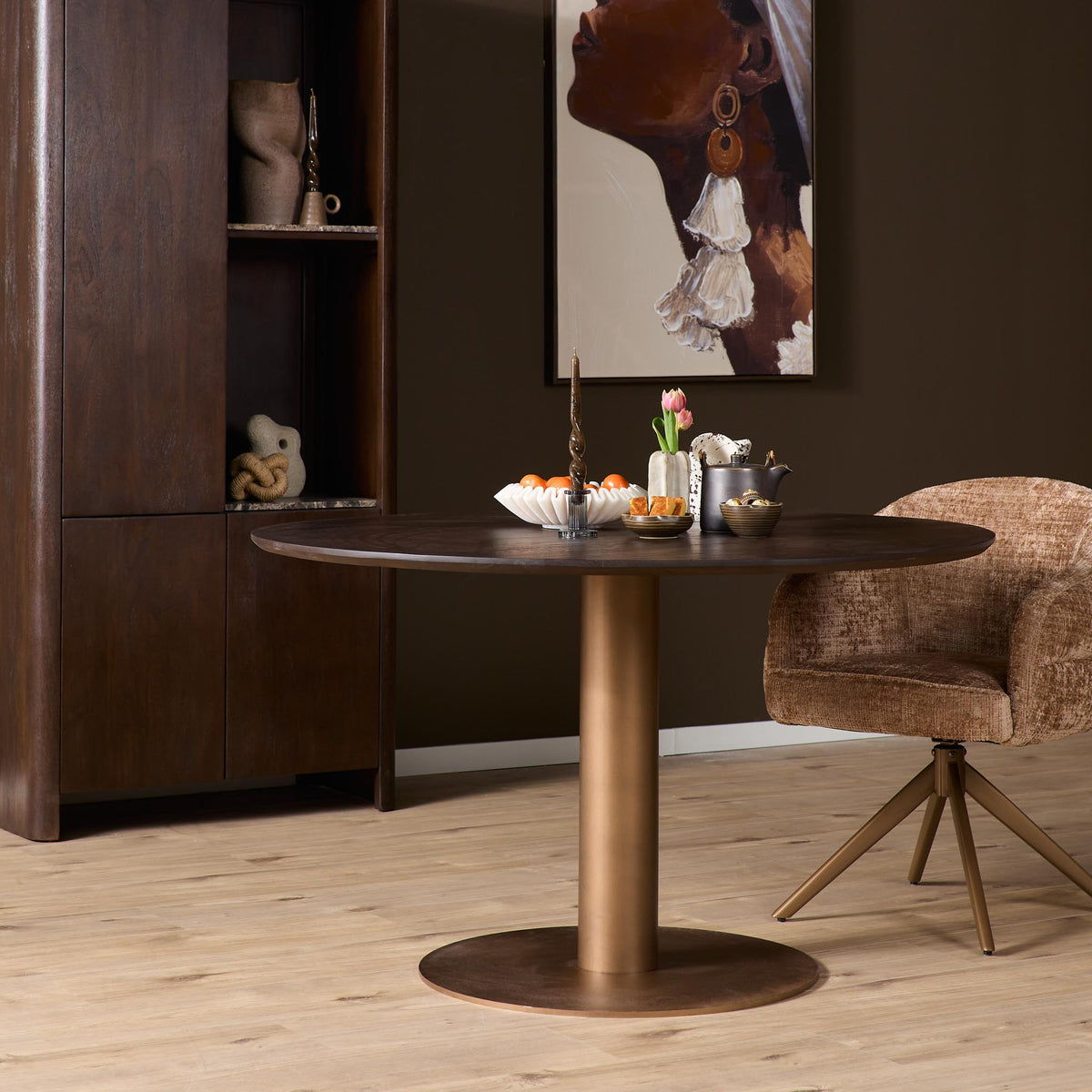 Eiken eettafel Ferris rond, blad bruin met kolompoot brons