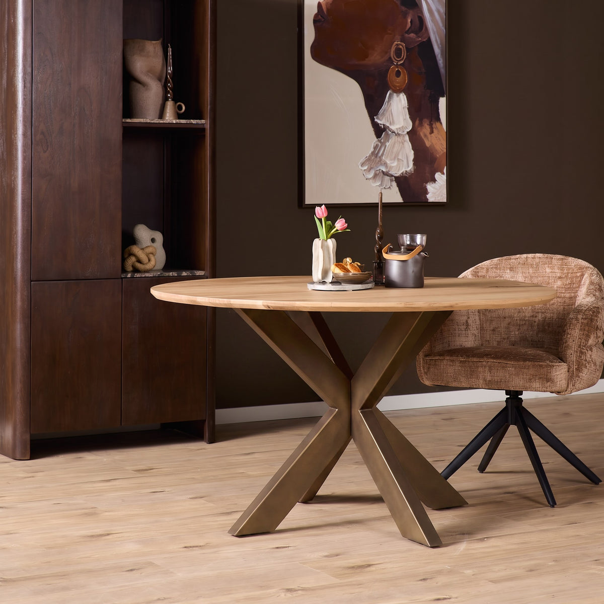 Eiken eettafel Ferris rond, blad naturel met matrixpoot brons