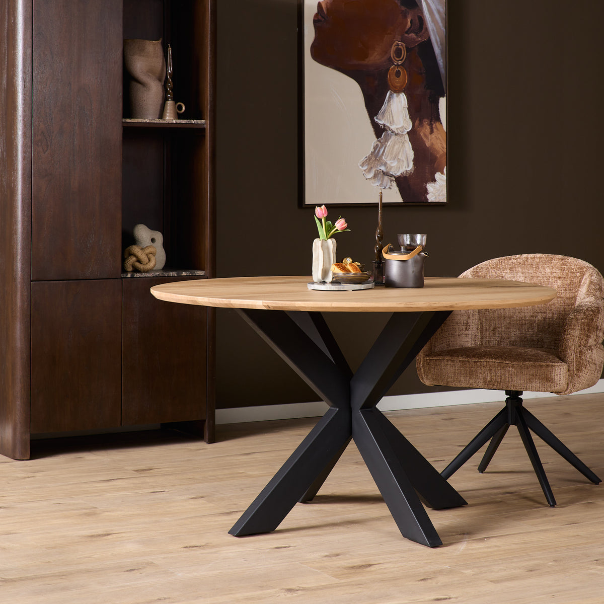 Eiken eettafel Ferris rond, blad naturel met matrixpoot zwart