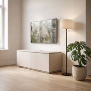 Sfeerfoto: TV-meubel Casa met plint, 2 deuren (112 cm) in een moderne woonkamer